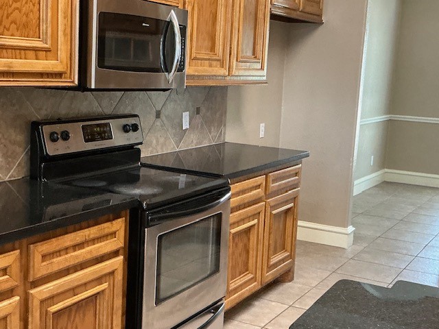 1611 Evesham Drive Property Photo 5
