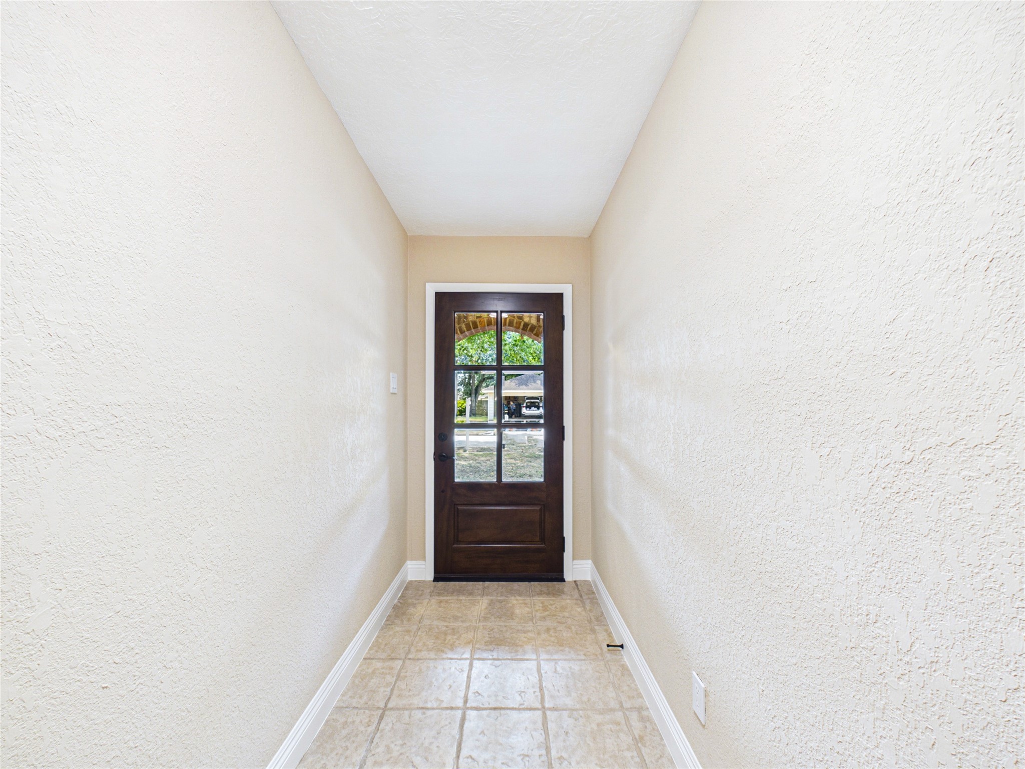 1817 Woodcrest Drive Property Photo 6