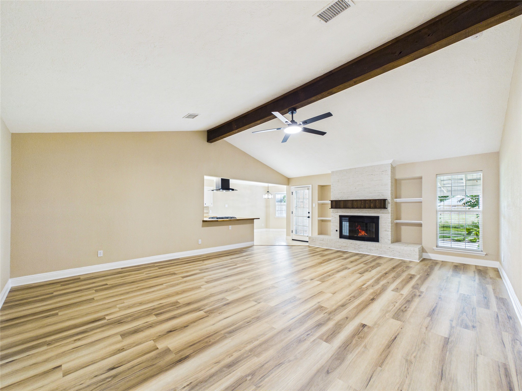 1817 Woodcrest Drive Property Photo 9