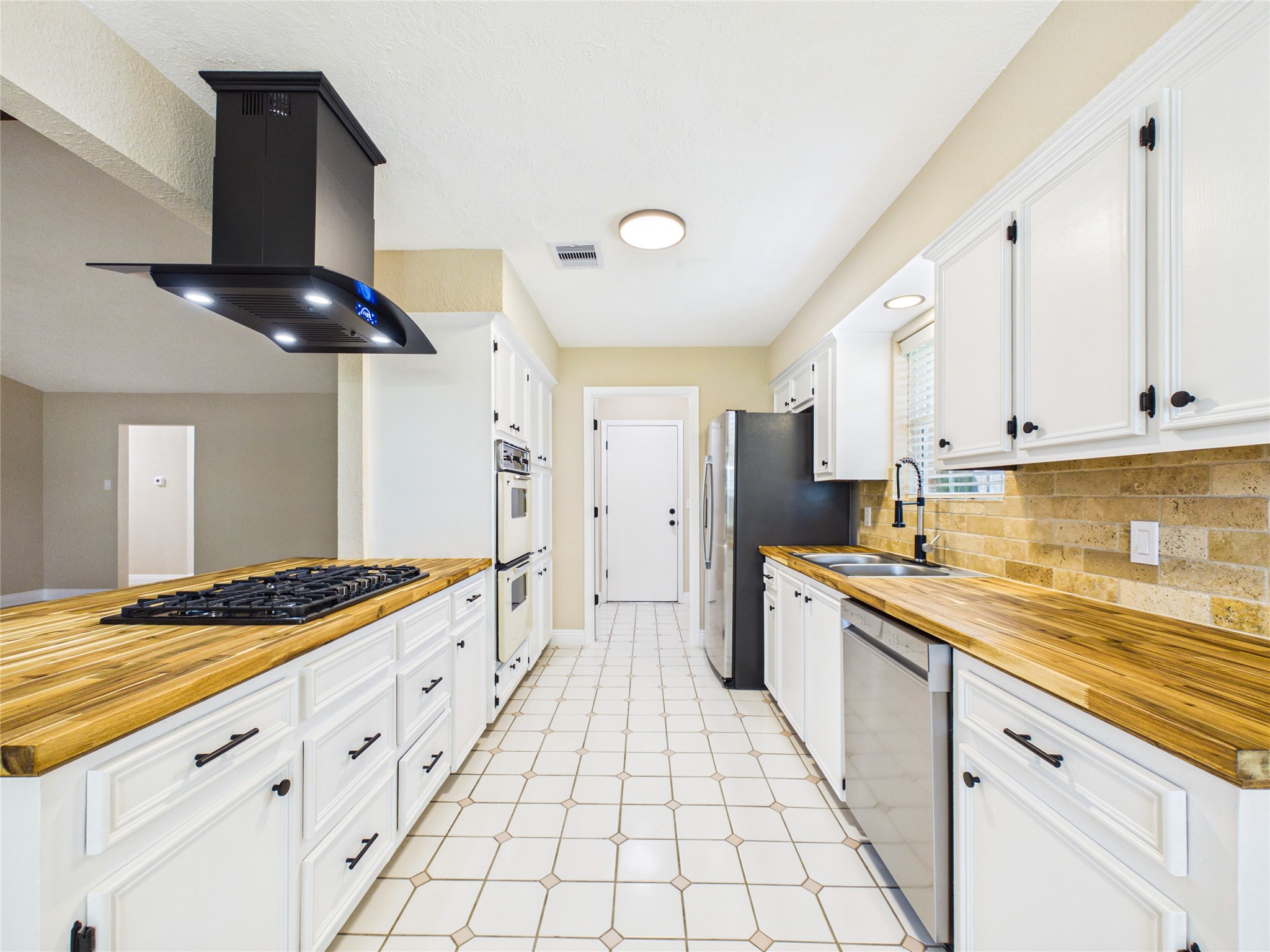 1817 Woodcrest Drive Property Photo 11