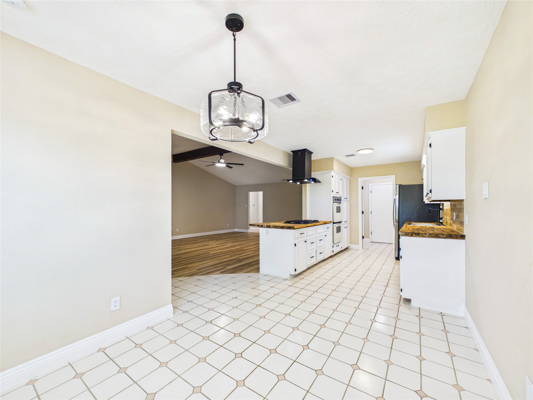 1817 Woodcrest Drive Property Photo 19