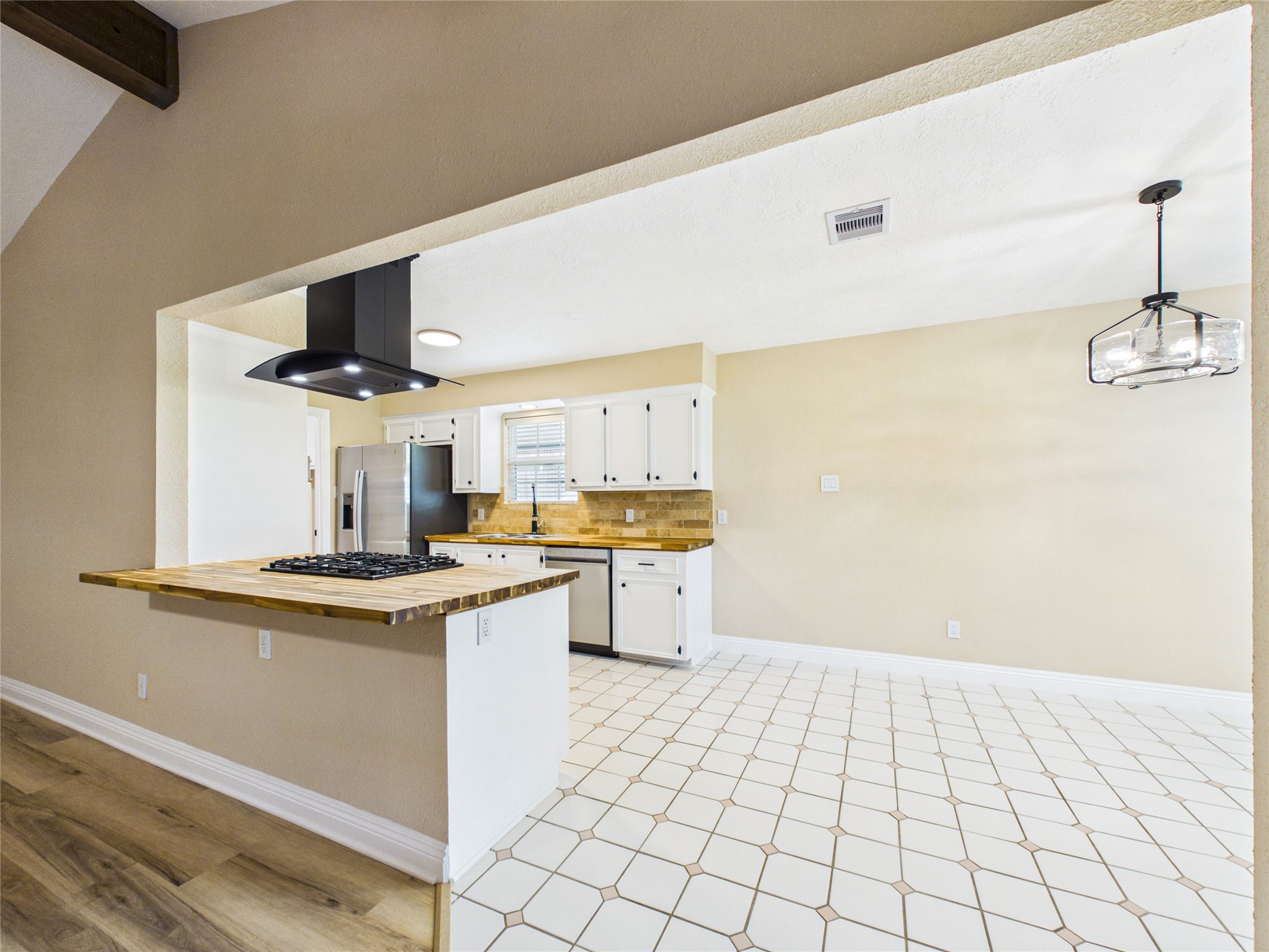 1817 Woodcrest Drive Property Photo 20