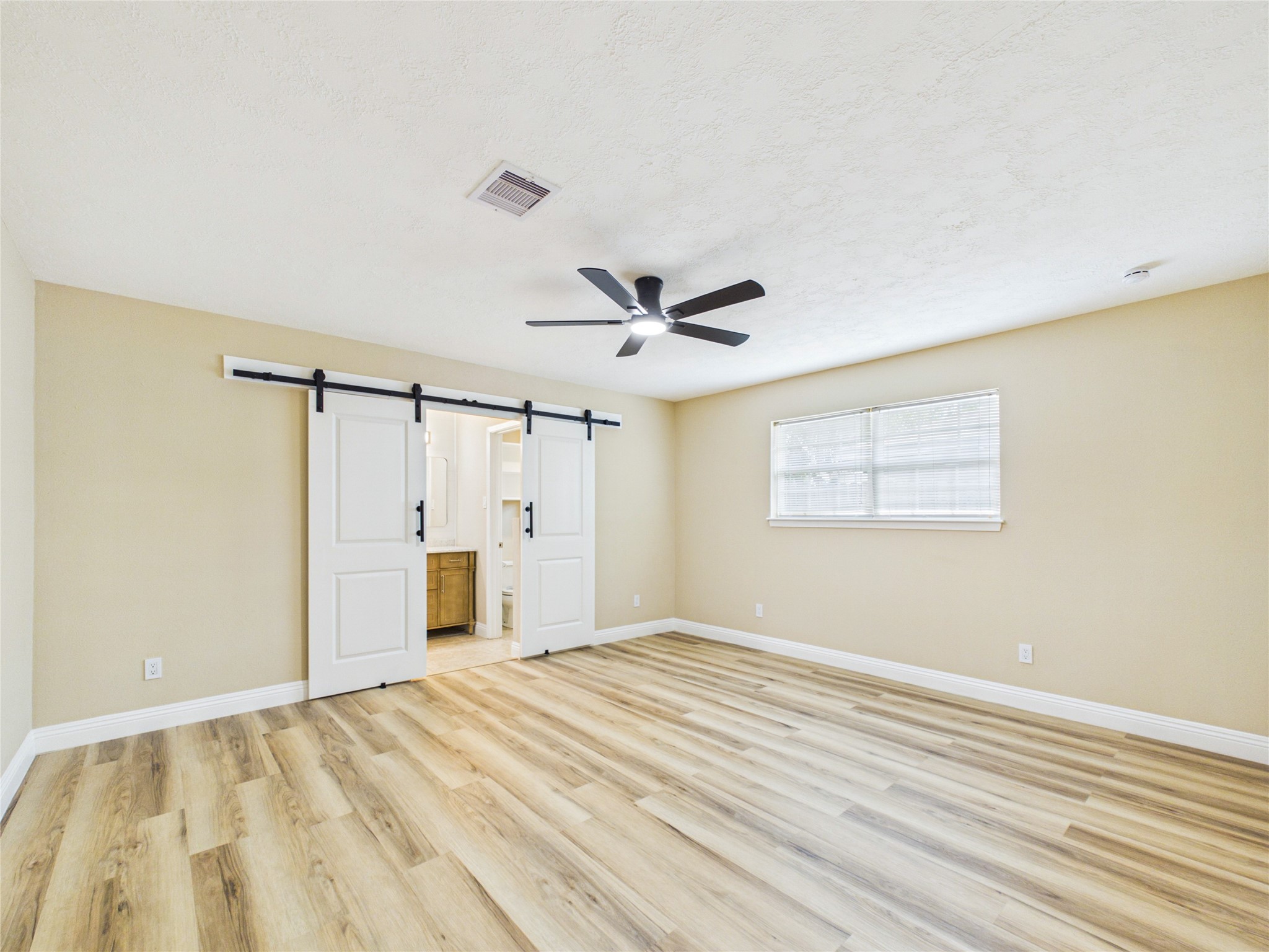 1817 Woodcrest Drive Property Photo 23
