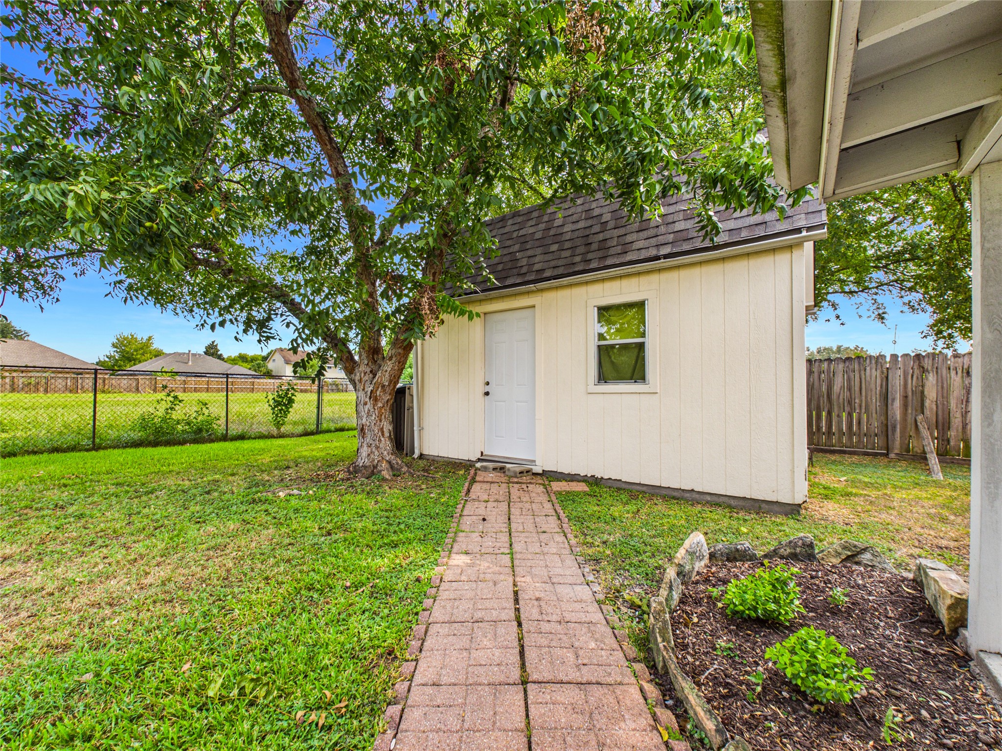 1817 Woodcrest Drive Property Photo 38