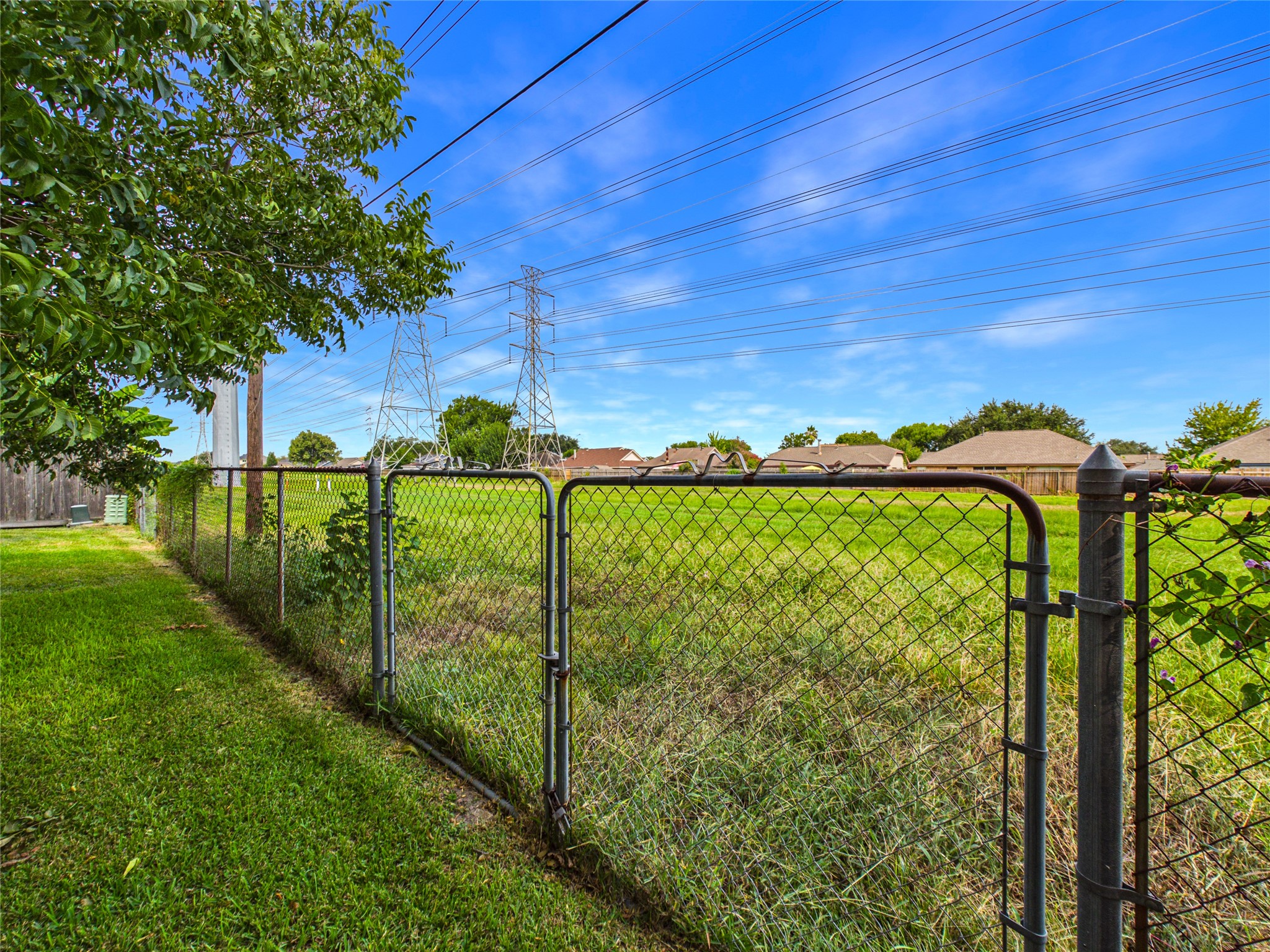 1817 Woodcrest Drive Property Photo 40
