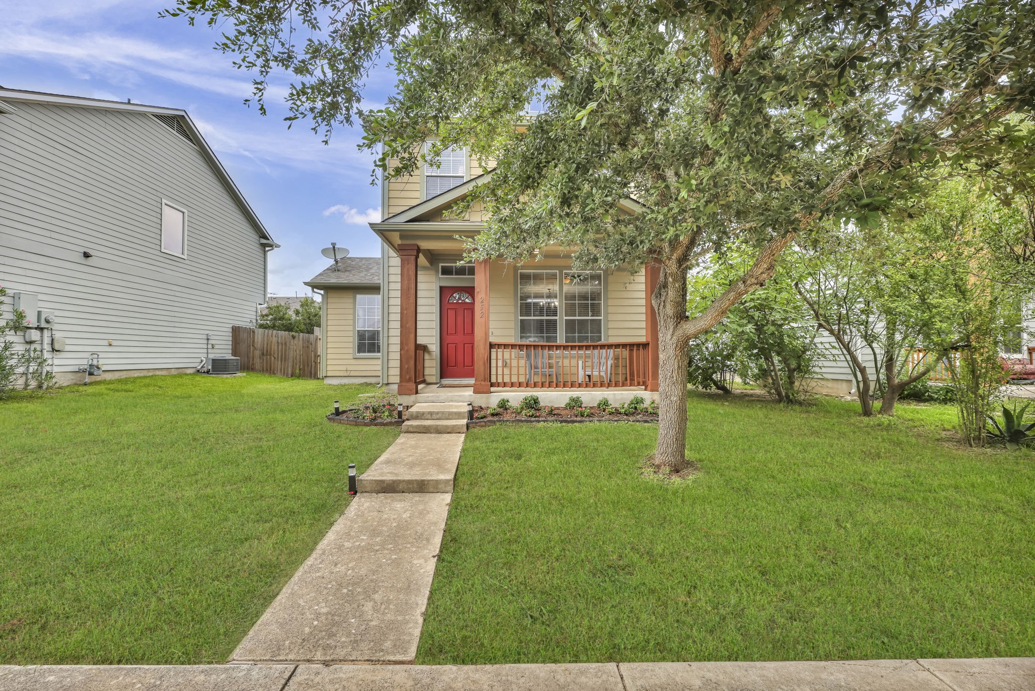252 Newberry Trails Property Photo 4