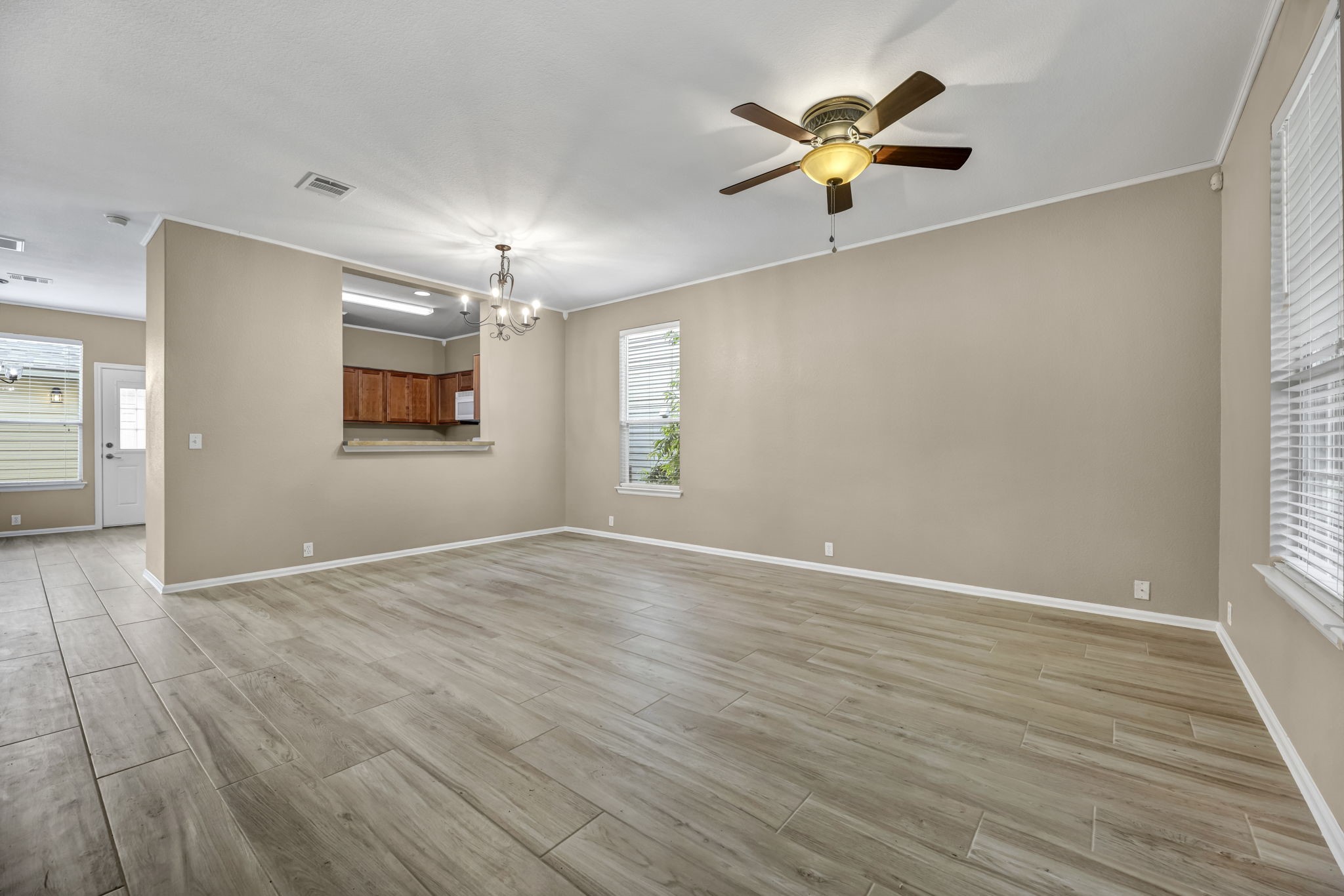 252 Newberry Trails Property Photo 6