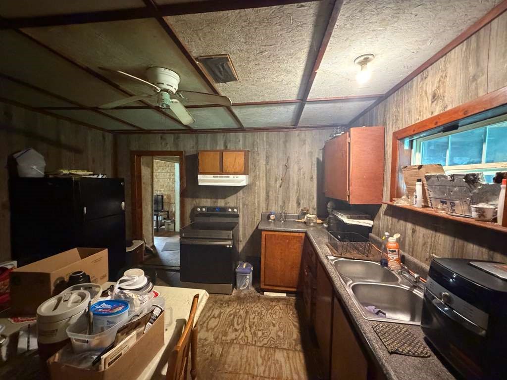 660 Moreland Street Property Photo 6