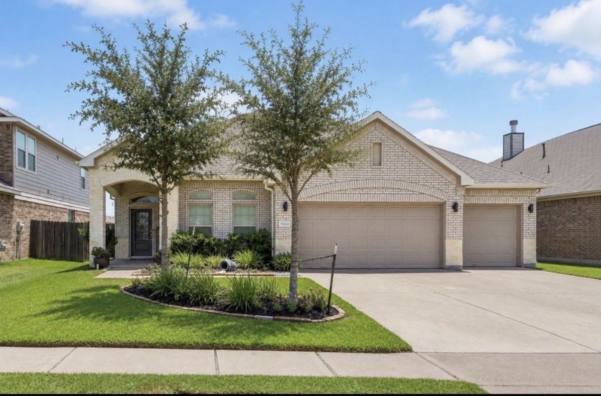 16226 Amber Brown Drive Property Photo 1