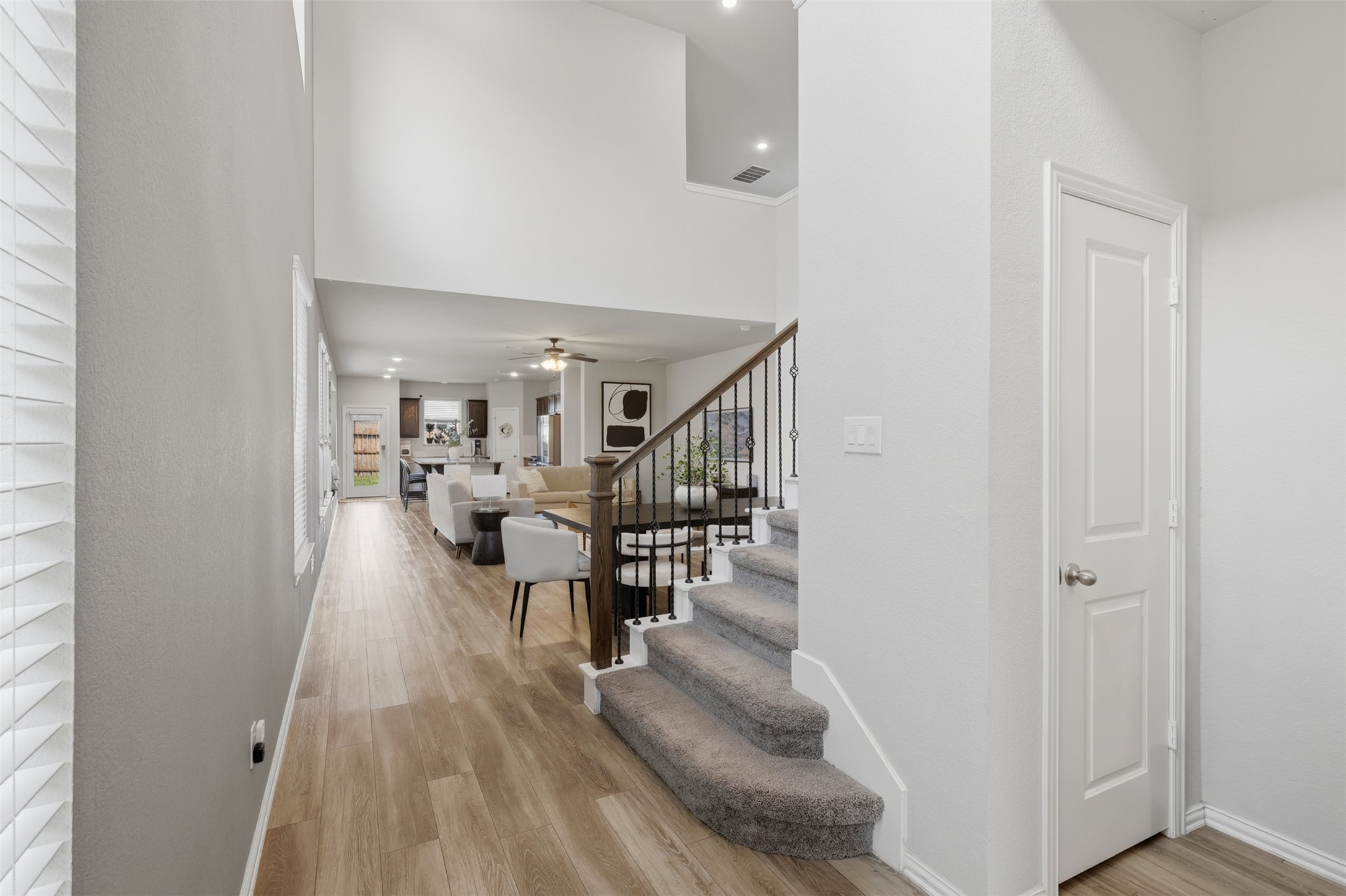 15718 Highlands Cove Drive Property Photo 3