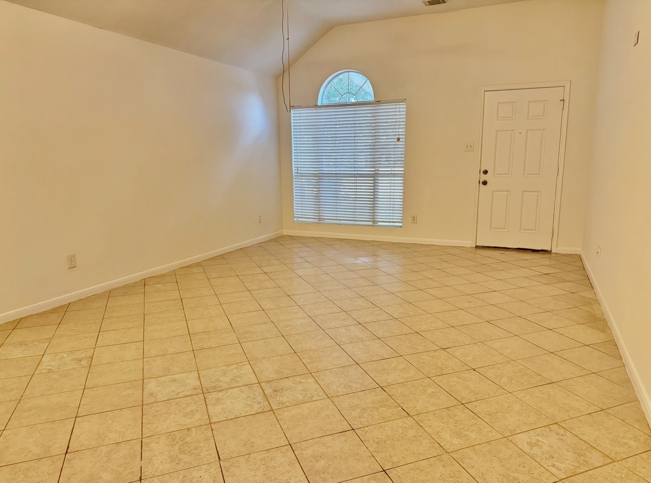 19511 Dawn Canyon Road Property Photo 8