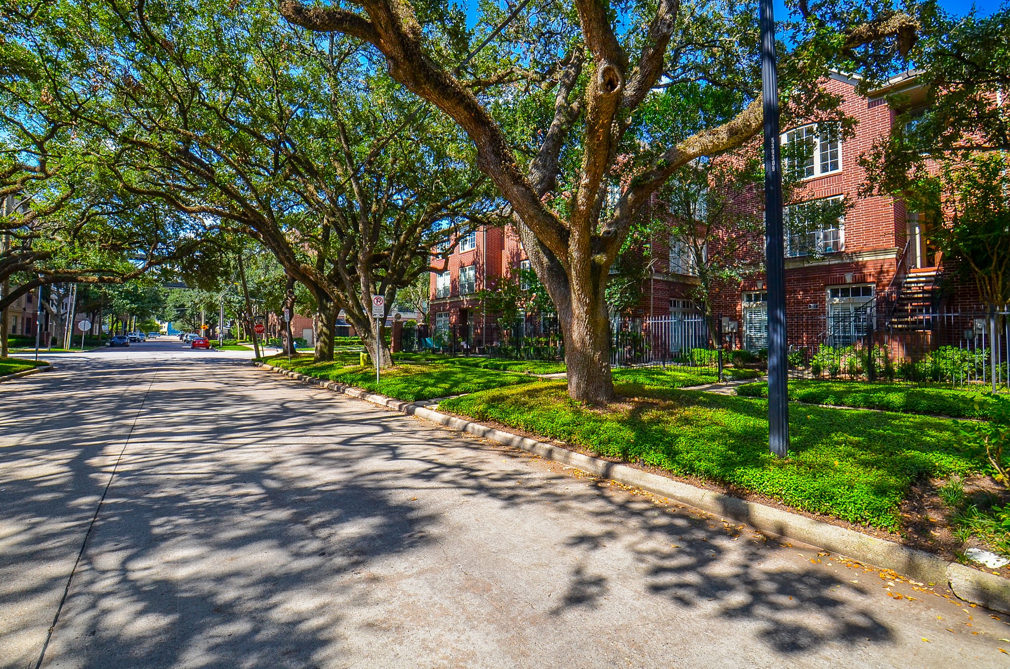 227 N Mcgowen Street N Property Photo 3