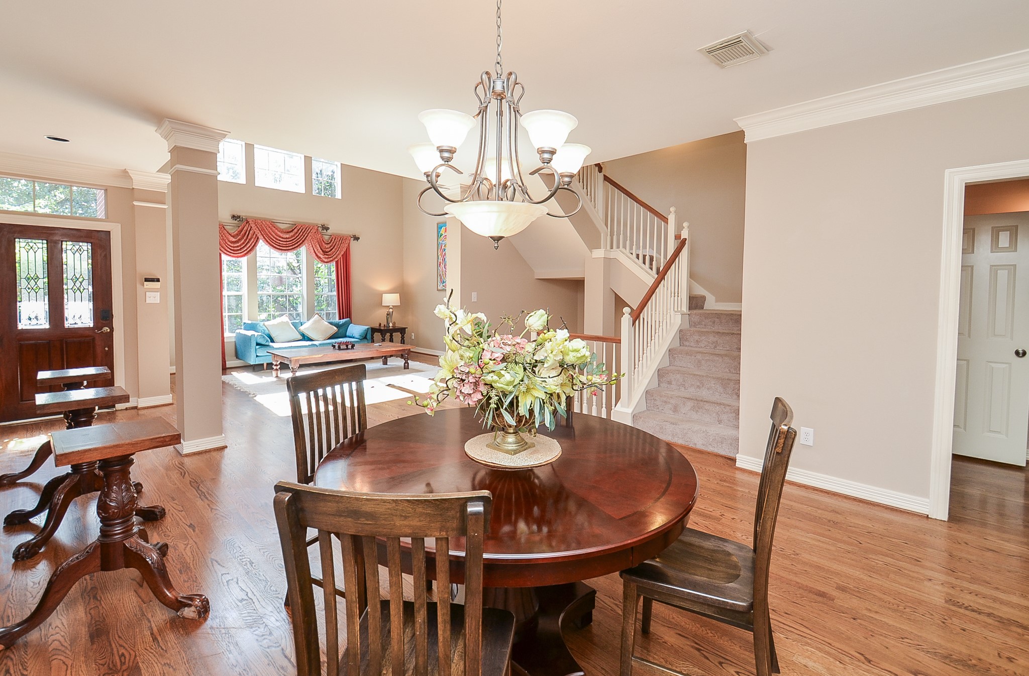 227 N Mcgowen Street N Property Photo 9