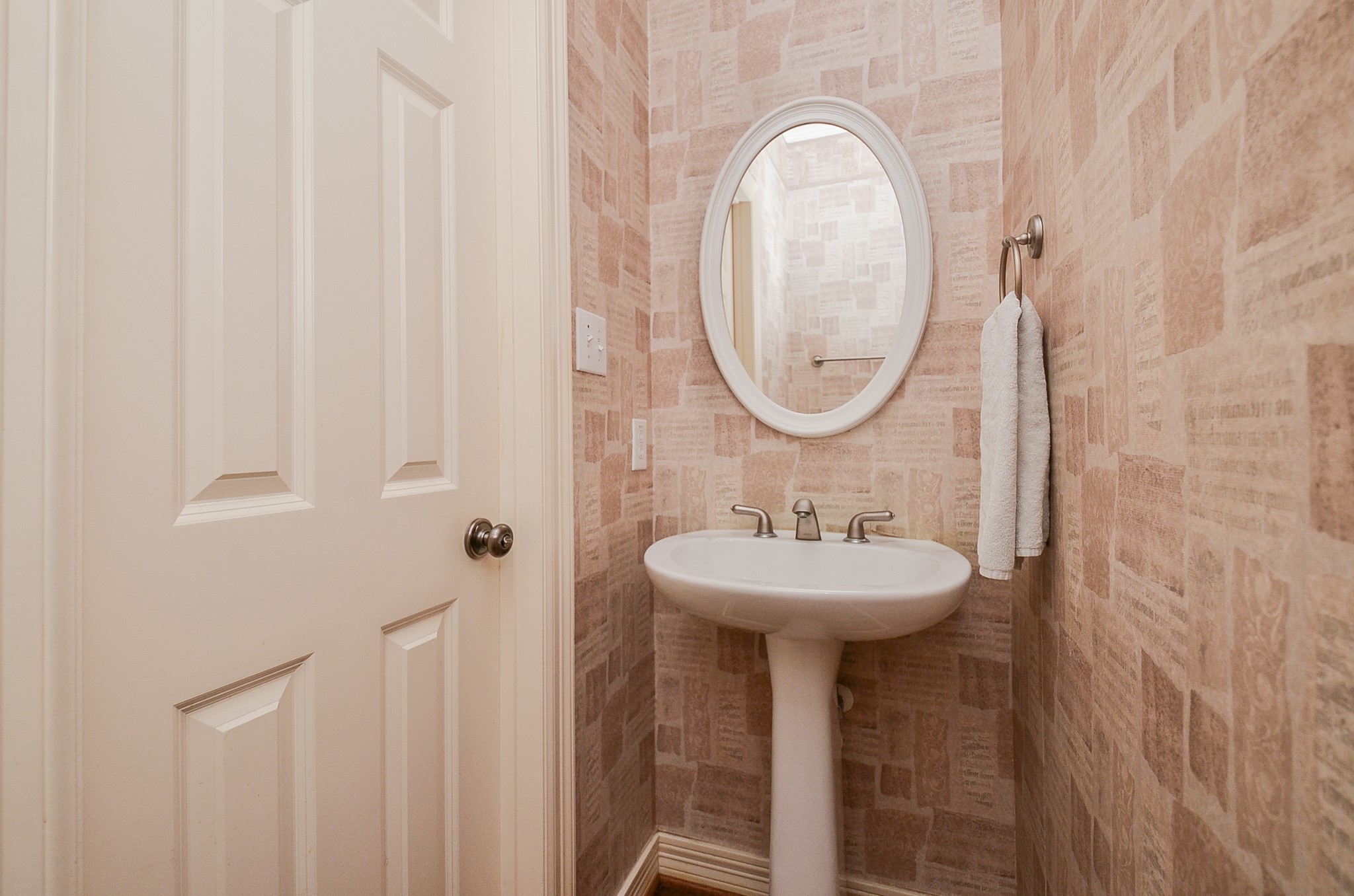 227 N Mcgowen Street N Property Photo 12