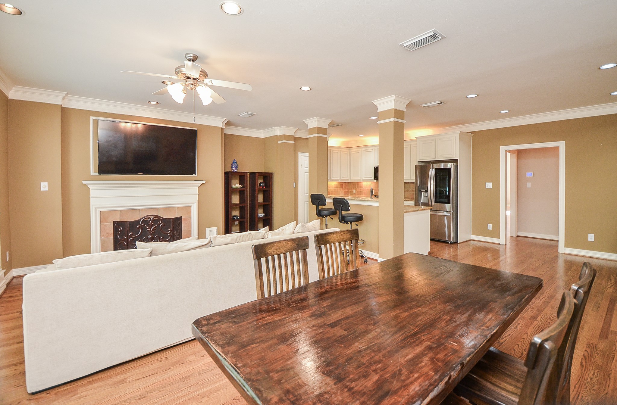 227 N Mcgowen Street N Property Photo 14