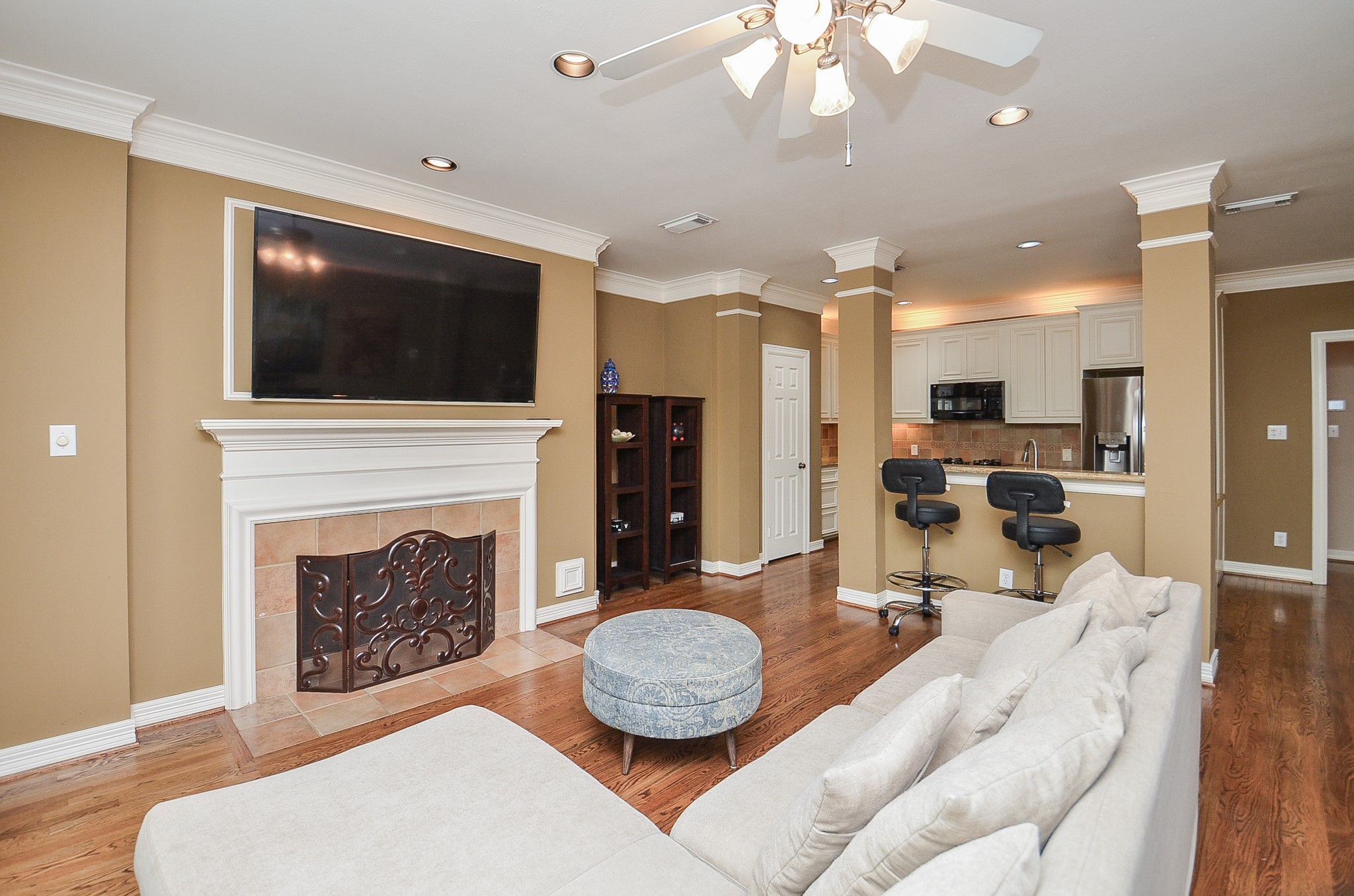 227 N Mcgowen Street N Property Photo 15