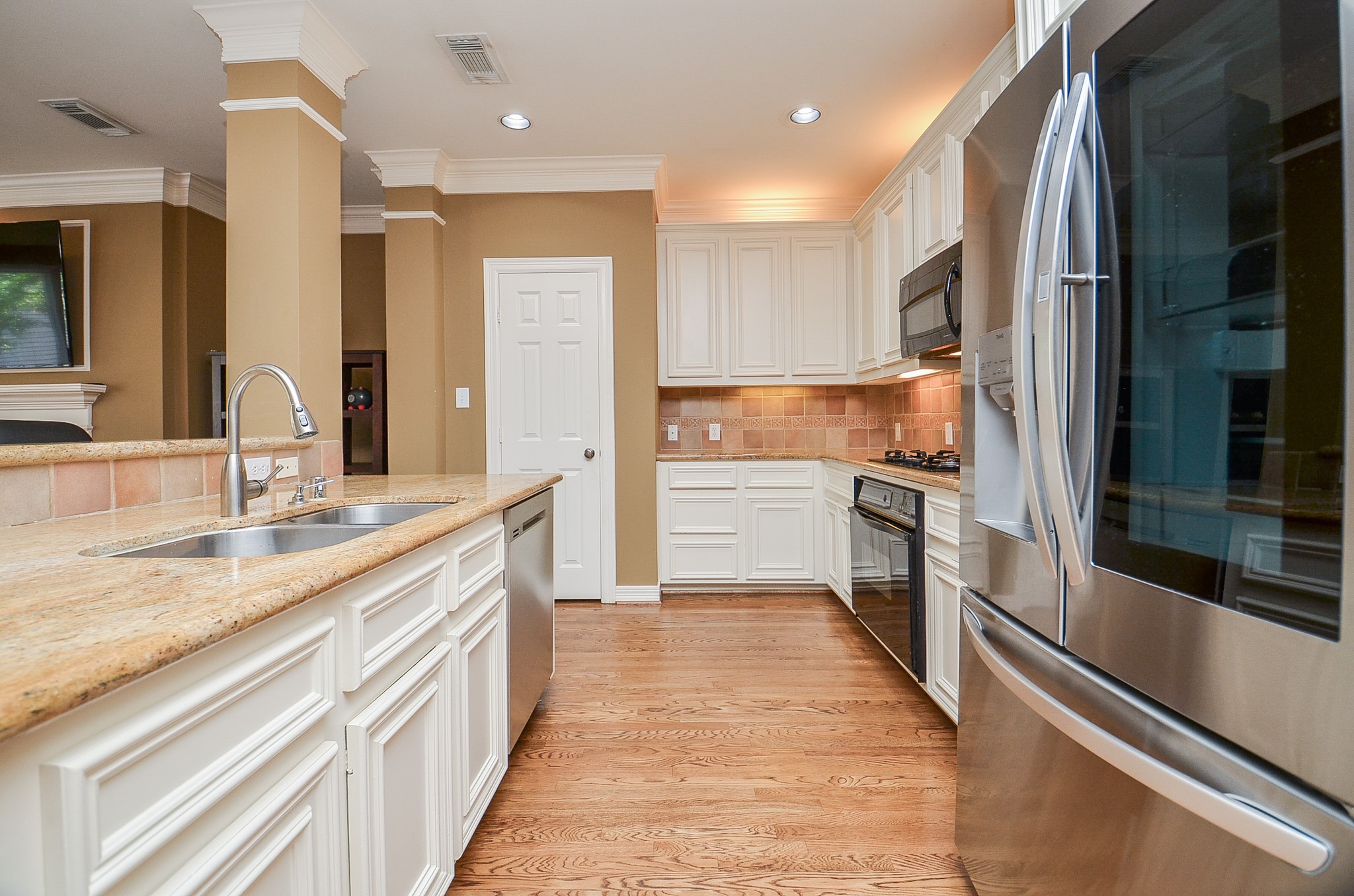 227 N Mcgowen Street N Property Photo 19