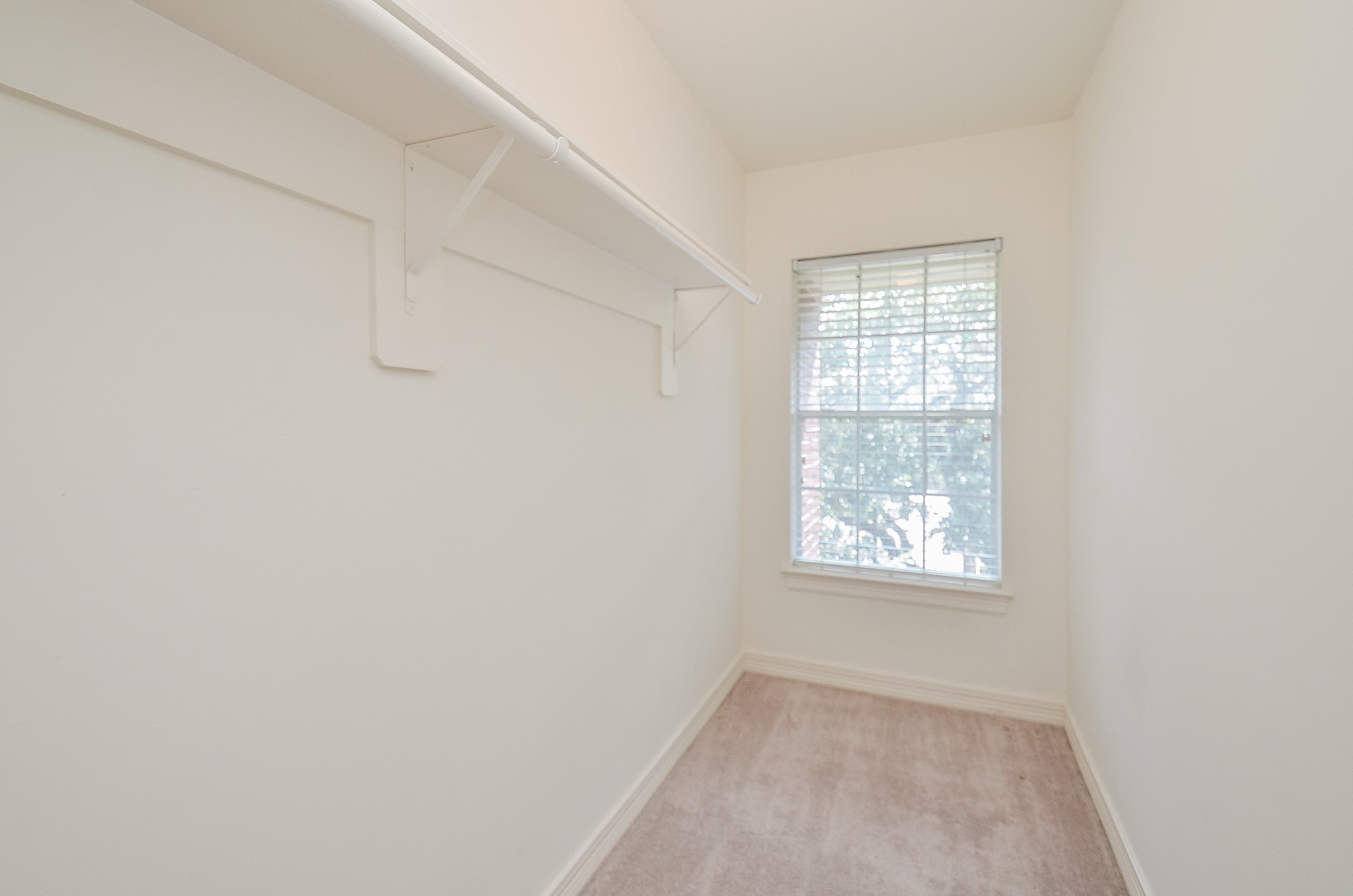 227 N Mcgowen Street N Property Photo 24