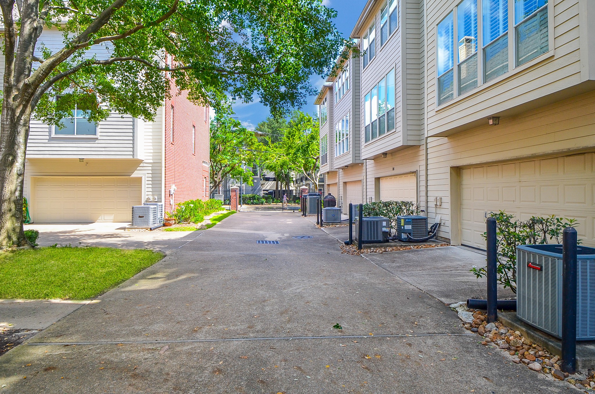 227 N Mcgowen Street N Property Photo 36