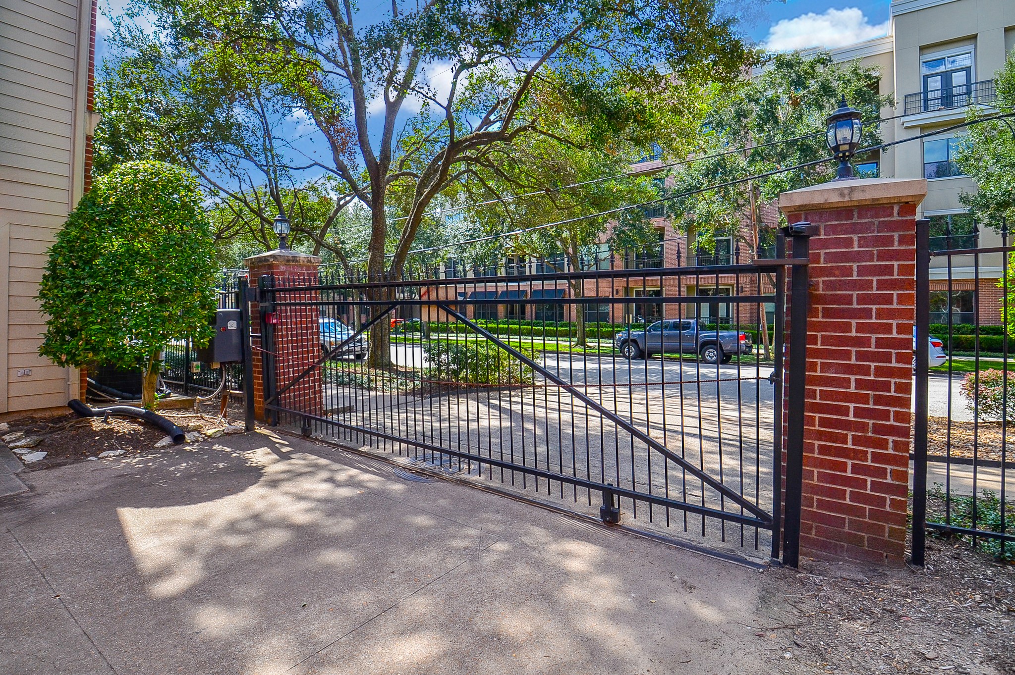 227 N Mcgowen Street N Property Photo 37