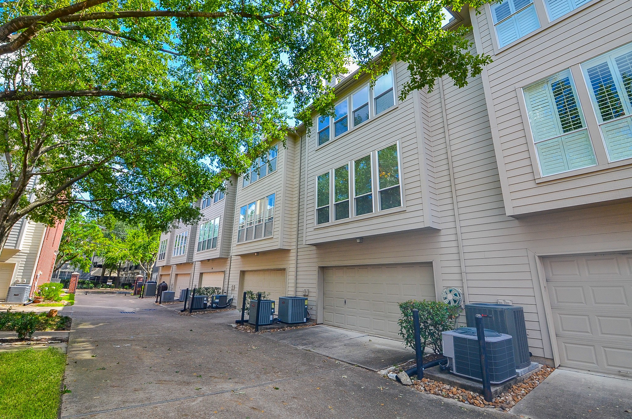 227 N Mcgowen Street N Property Photo 38