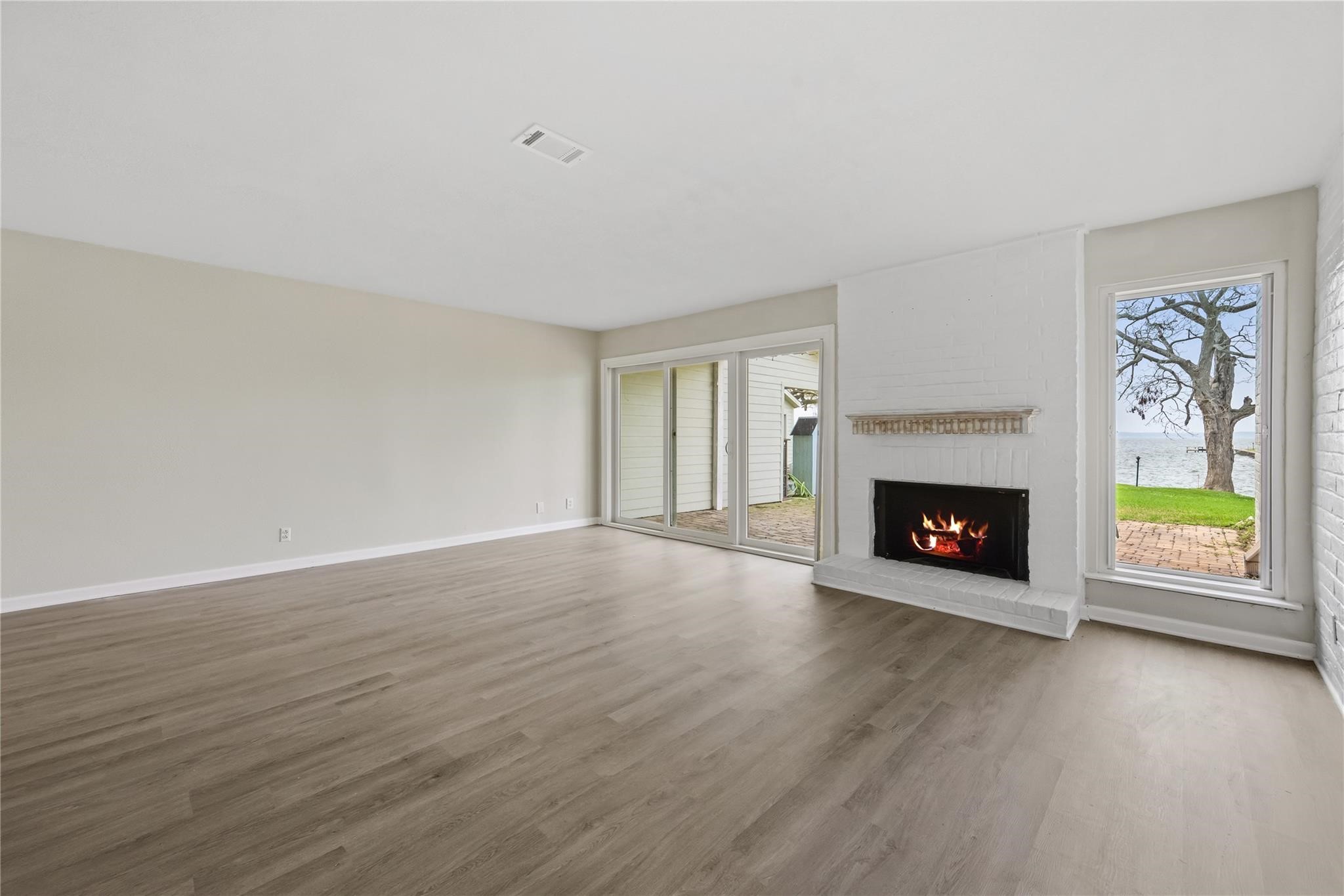 100 Edgewater Drive 32 Property Photo 6