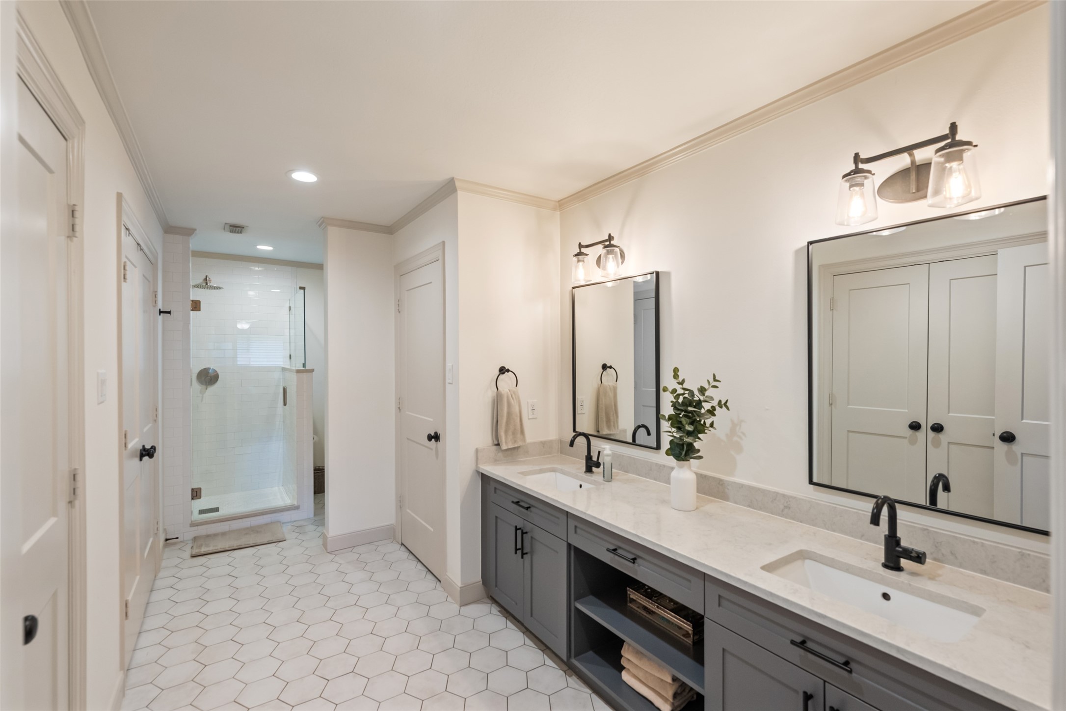10502 Shadow Wood Drive Property Photo 11
