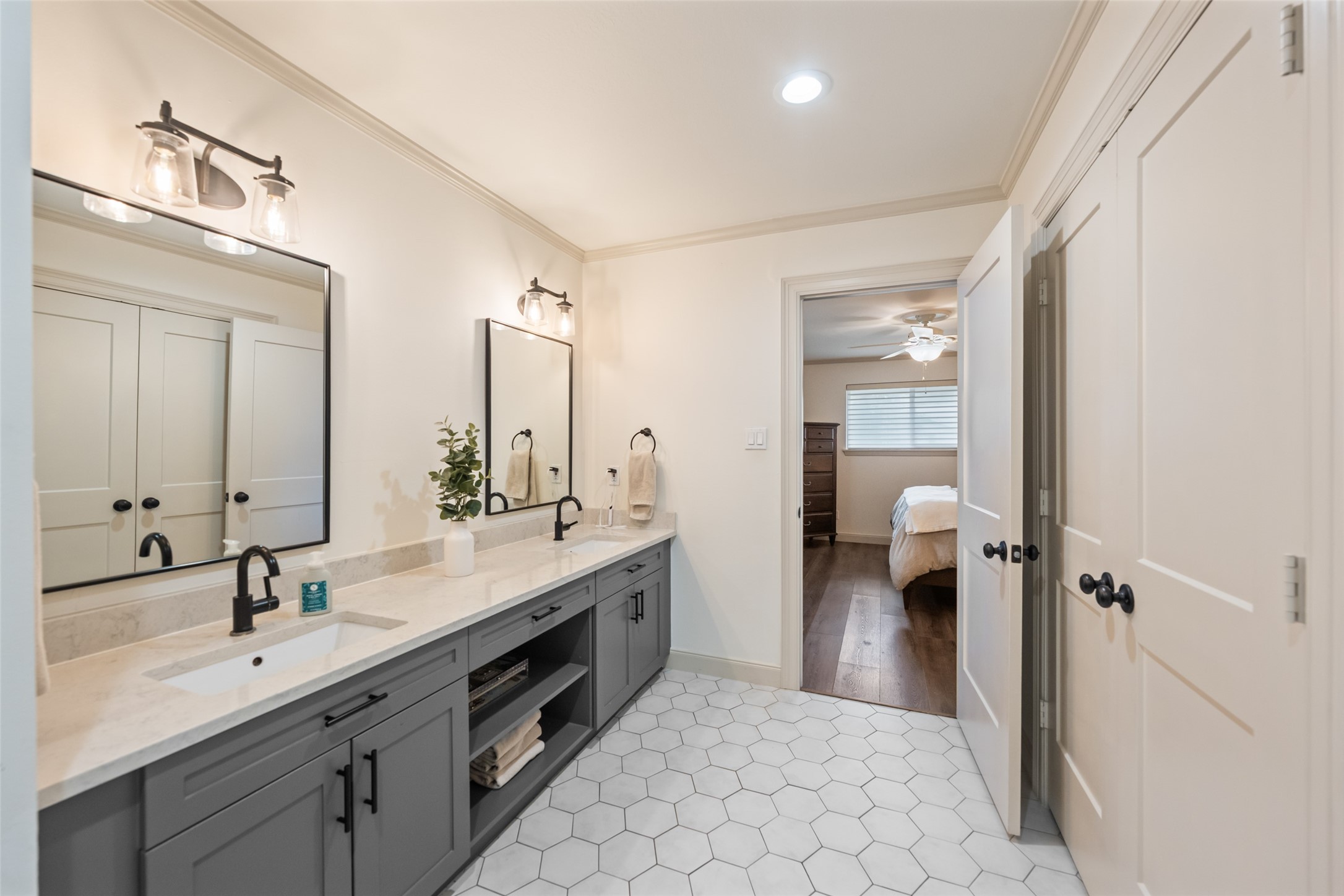 10502 Shadow Wood Drive Property Photo 12
