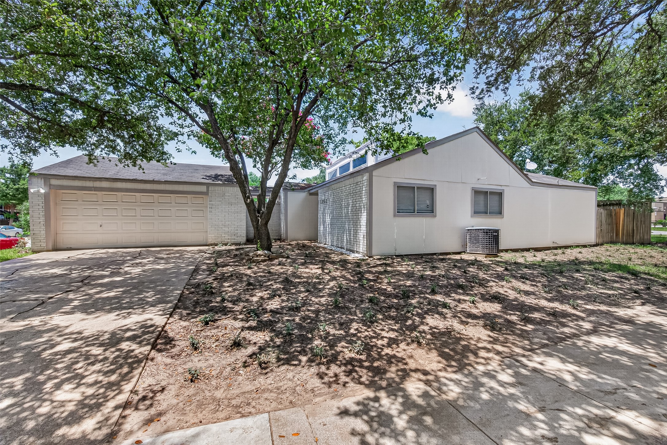 11202 Bandlon Drive Property Photo 1