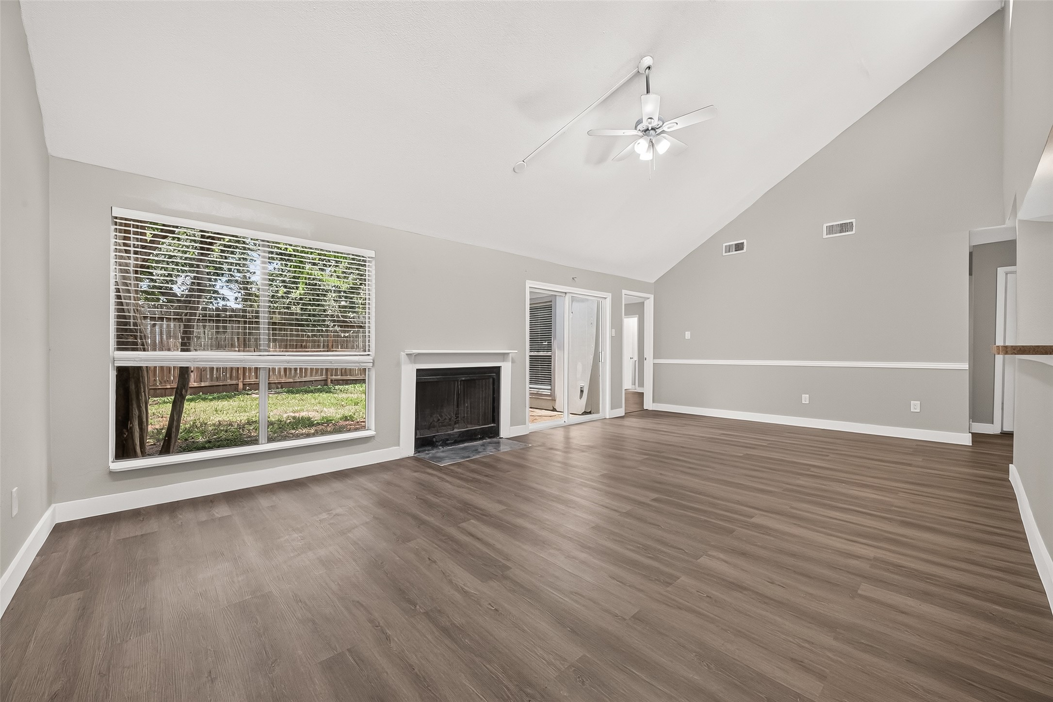 11202 Bandlon Drive Property Photo 5