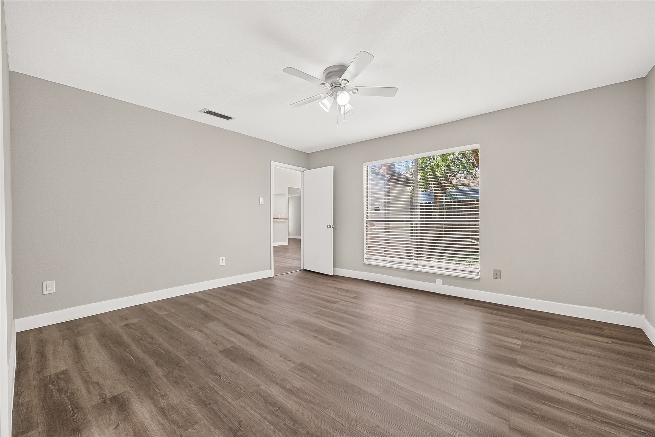11202 Bandlon Drive Property Photo 17