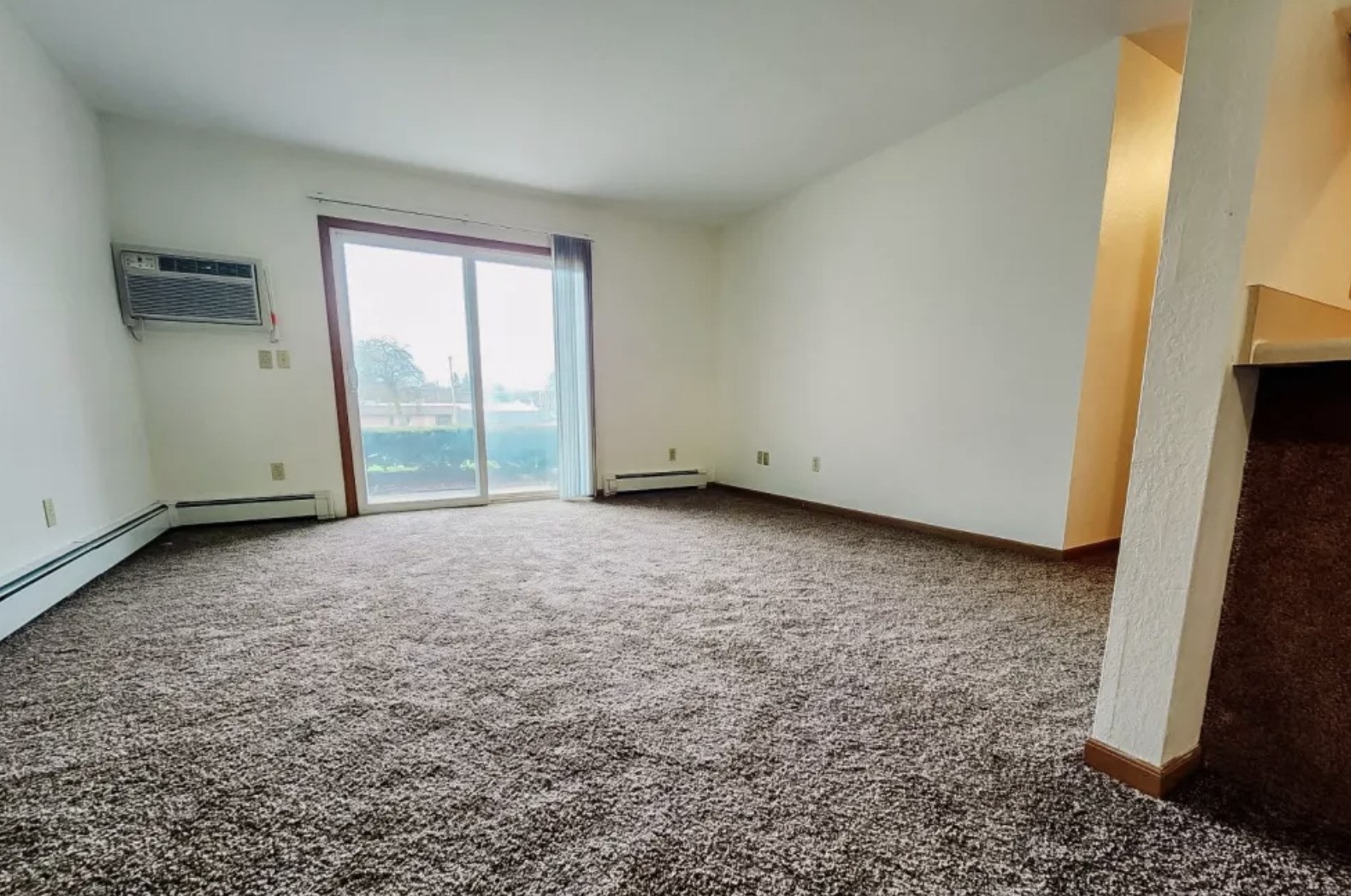 125 W Harrington Road Property Photo 7