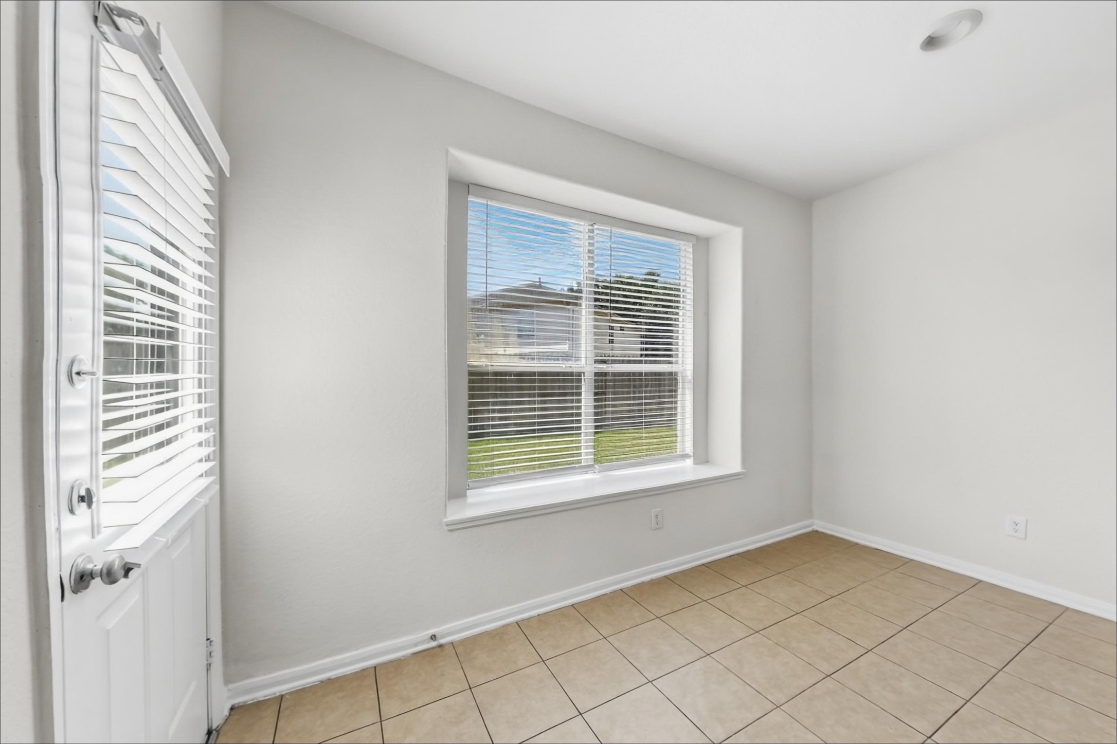 4702 Sebastopol Drive Property Photo 4