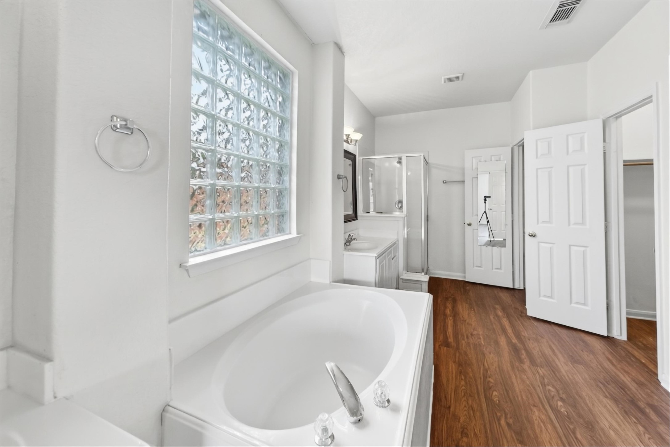4702 Sebastopol Drive Property Photo 13