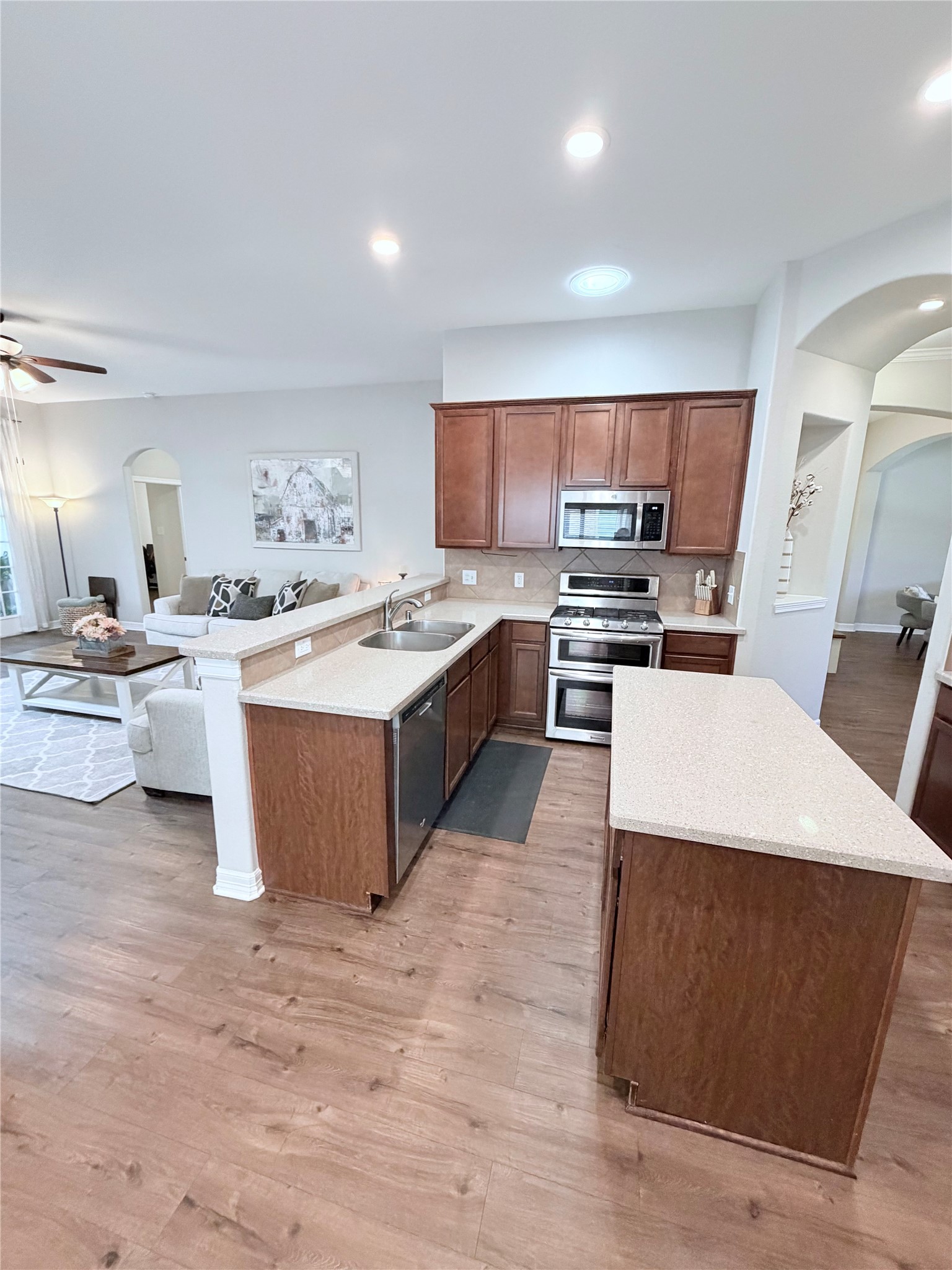 1721 Round Oak Lane Property Photo 8