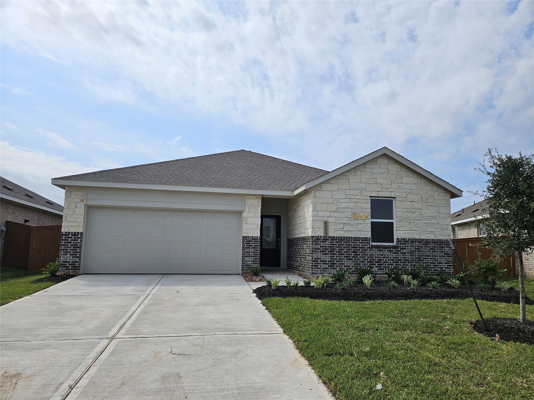 28623 Bluebonnet Grotto Drive Property Photo 1