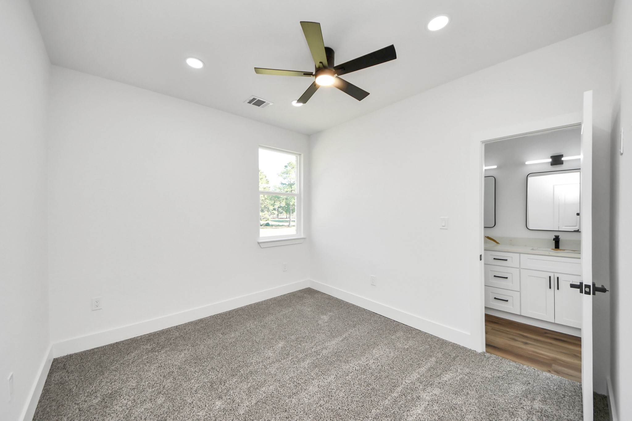 22 Presidio Property Photo 36