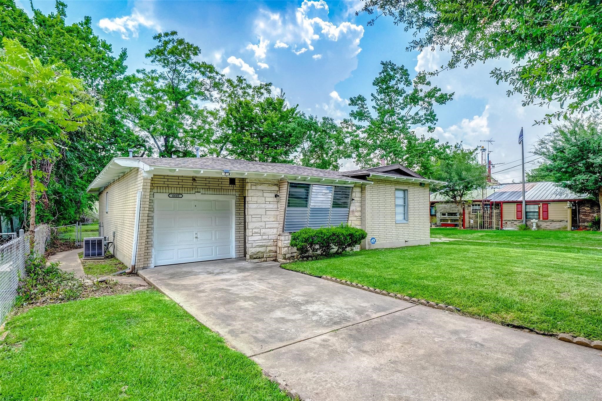 4440 Castor Street Property Photo 1