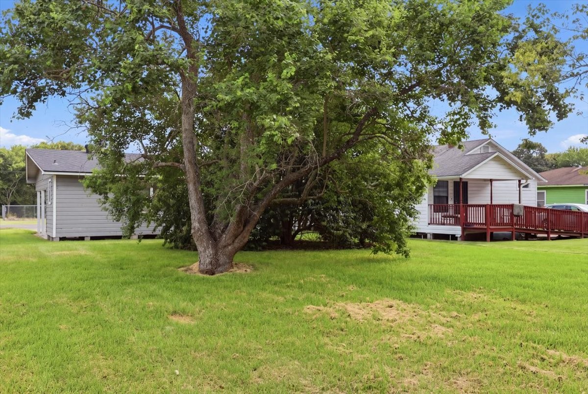 1920 May Street Property Photo 18