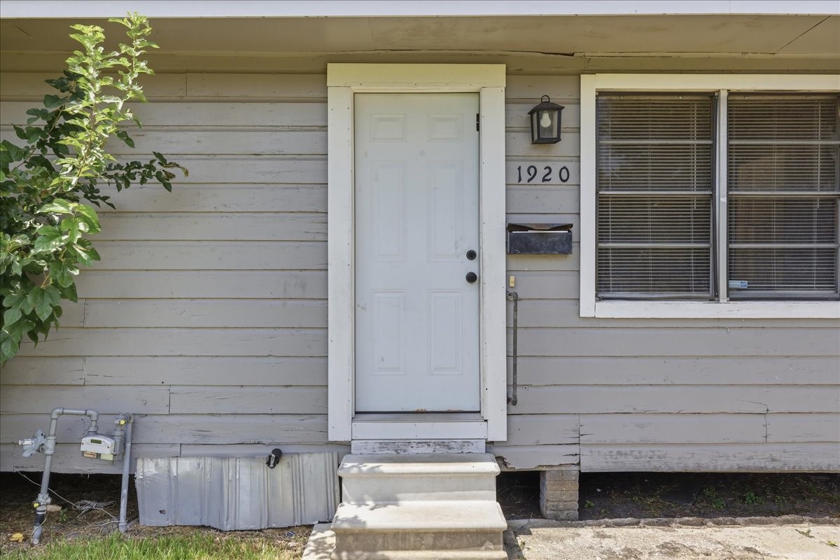 1920 May Street Property Photo 19