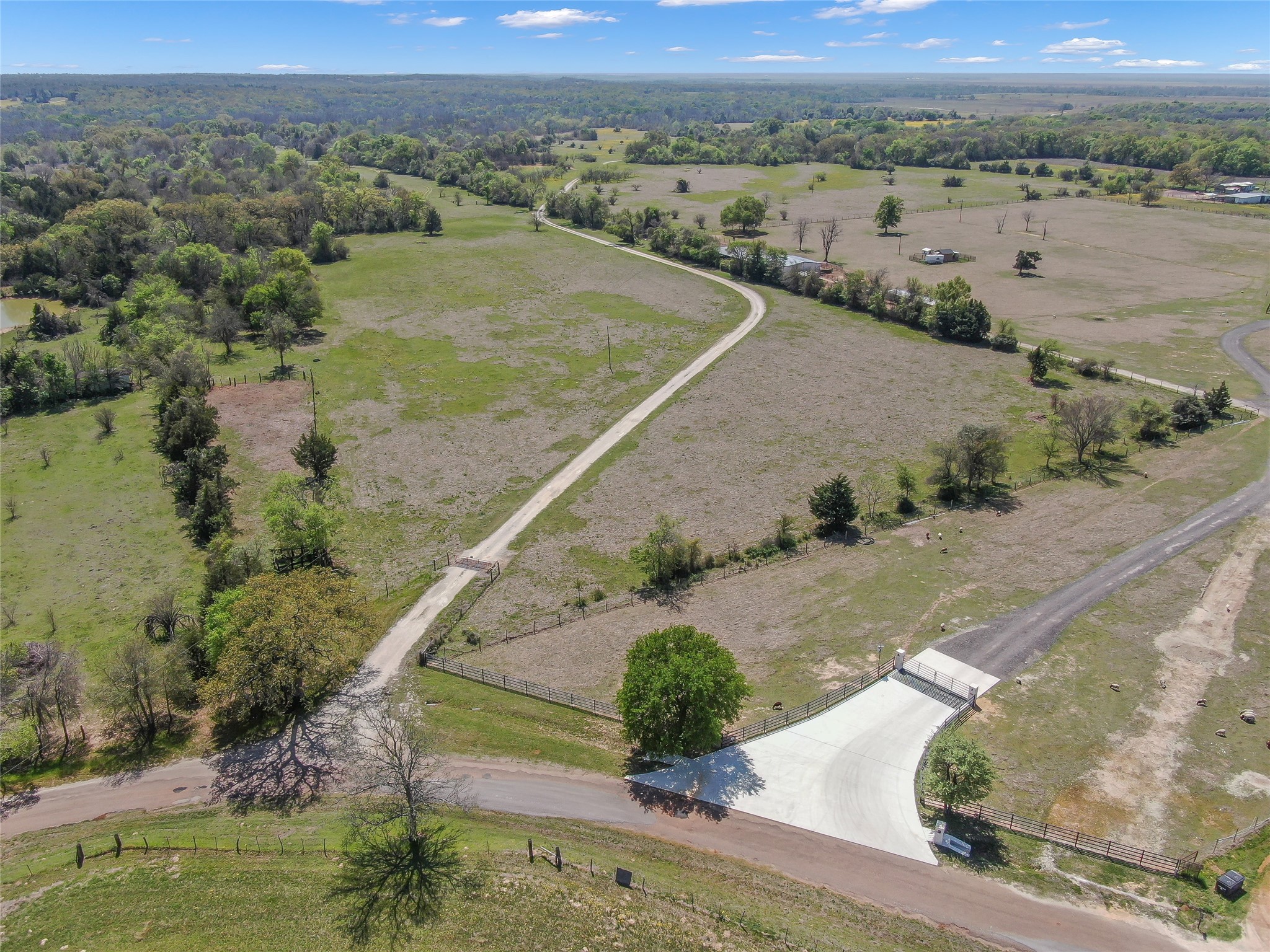1111 S Hickory Loop Property Photo 13