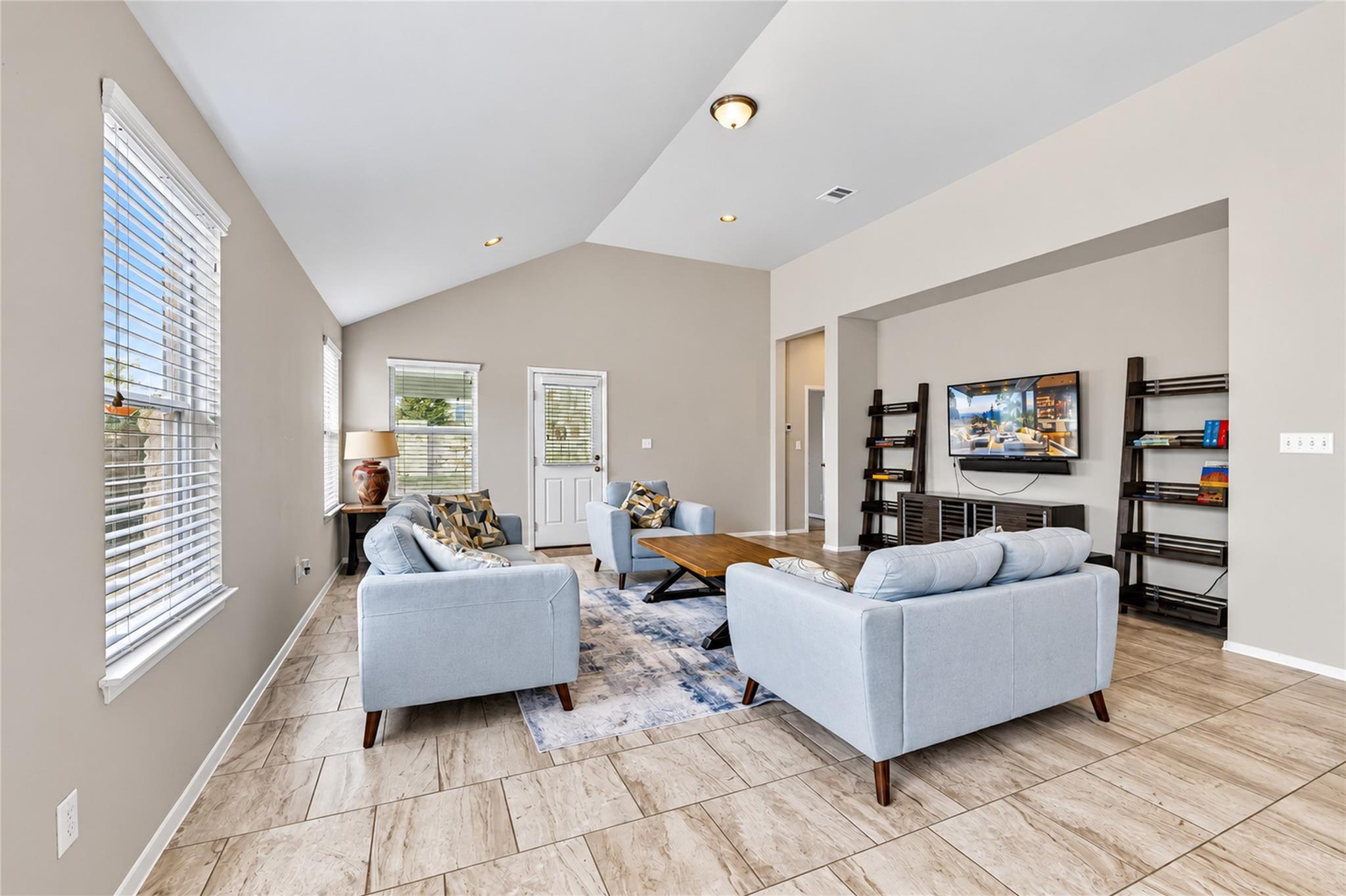 2401 Brook Crest Way Property Photo 15