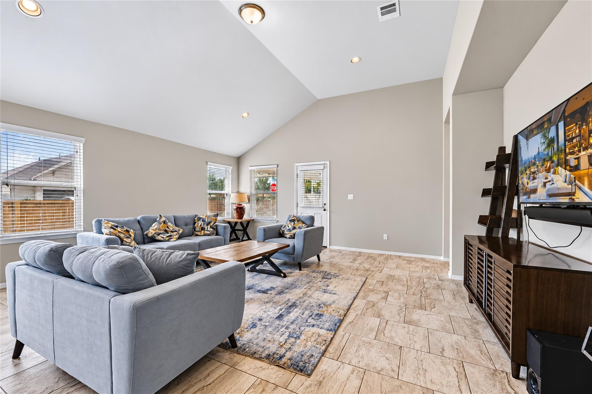 2401 Brook Crest Way Property Photo 19