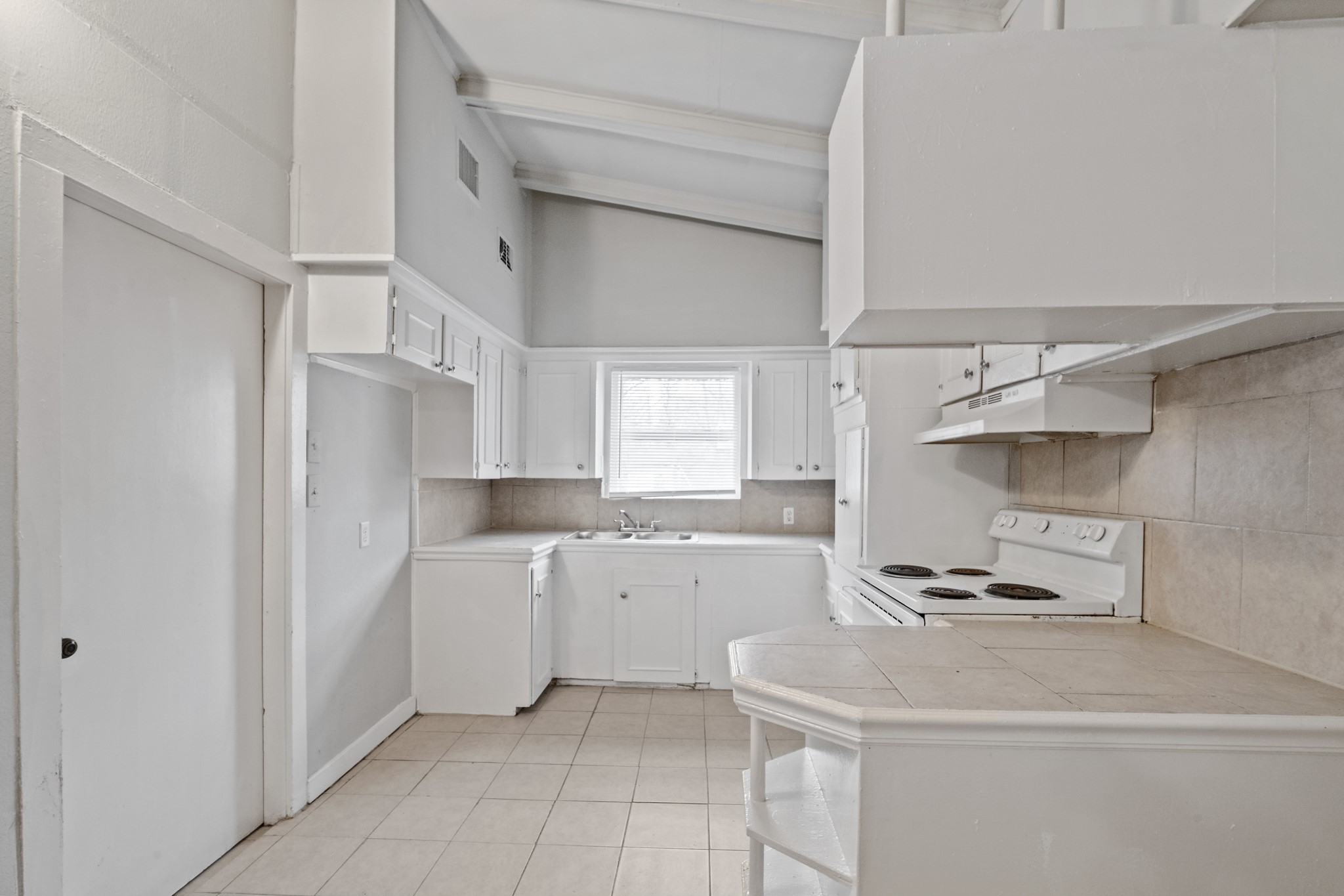 2634 Knotty Oaks Trail Property Photo 3