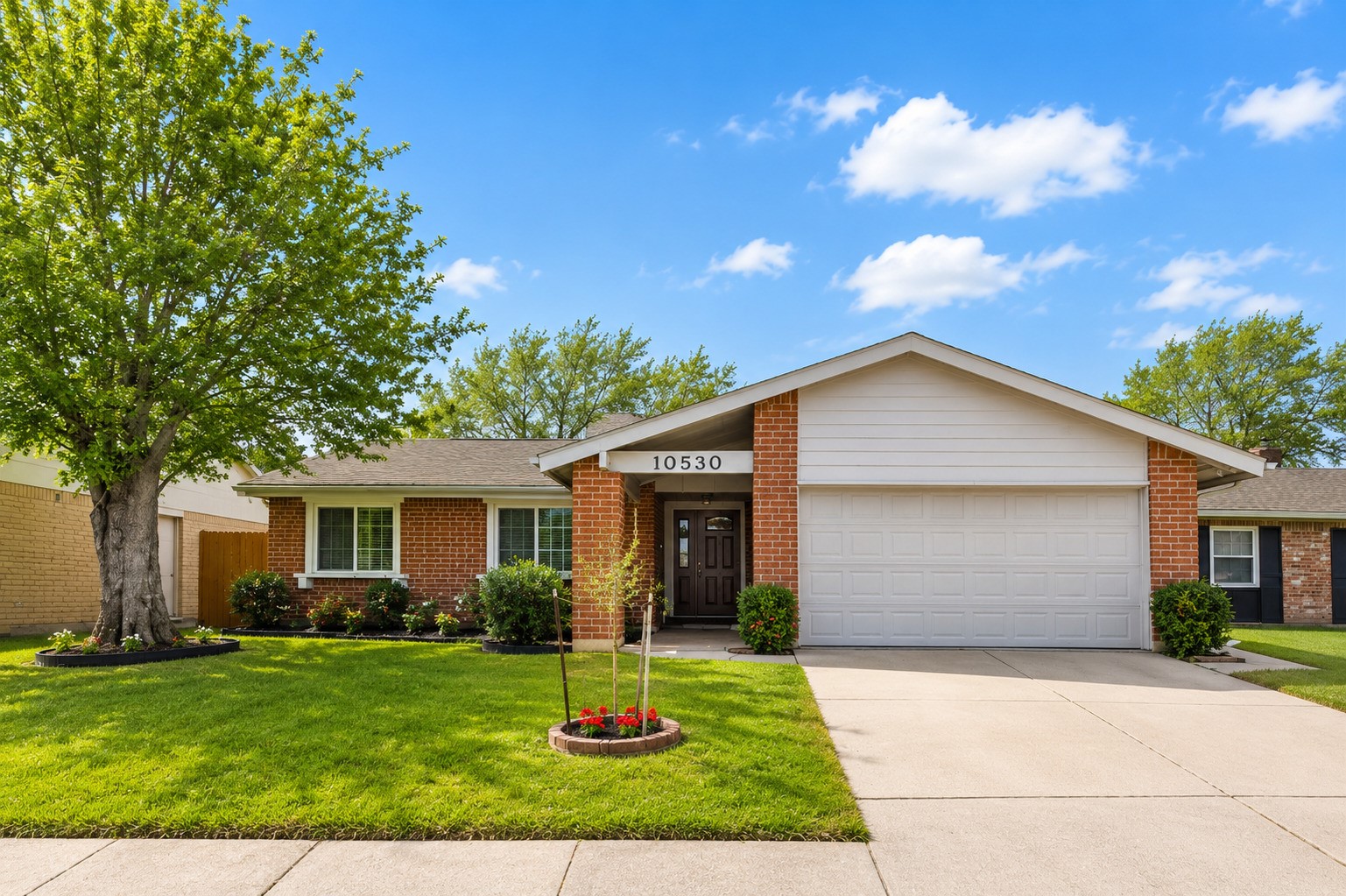 10530 Towne Square Road Property Photo 1
