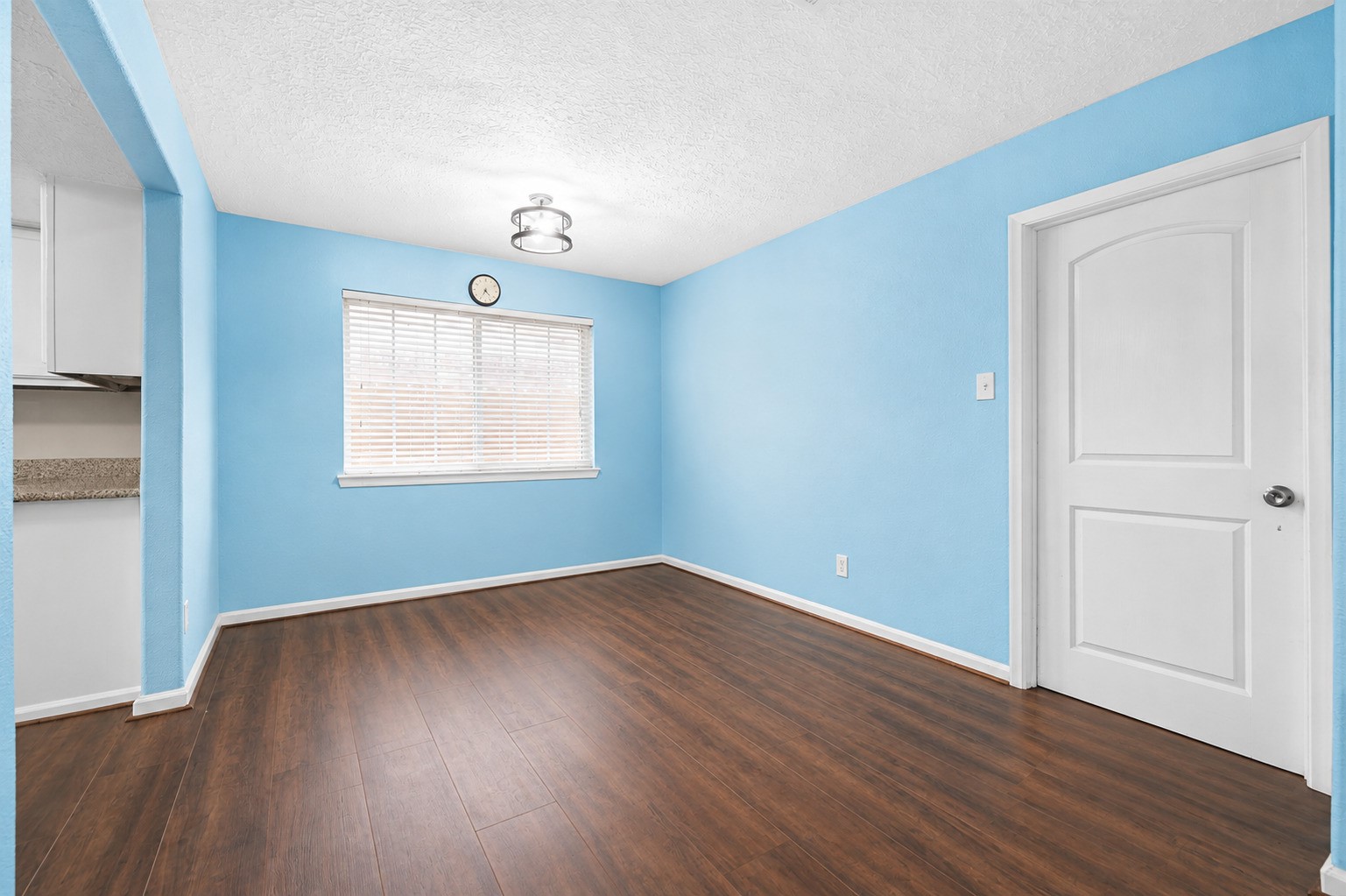 10530 Towne Square Road Property Photo 11