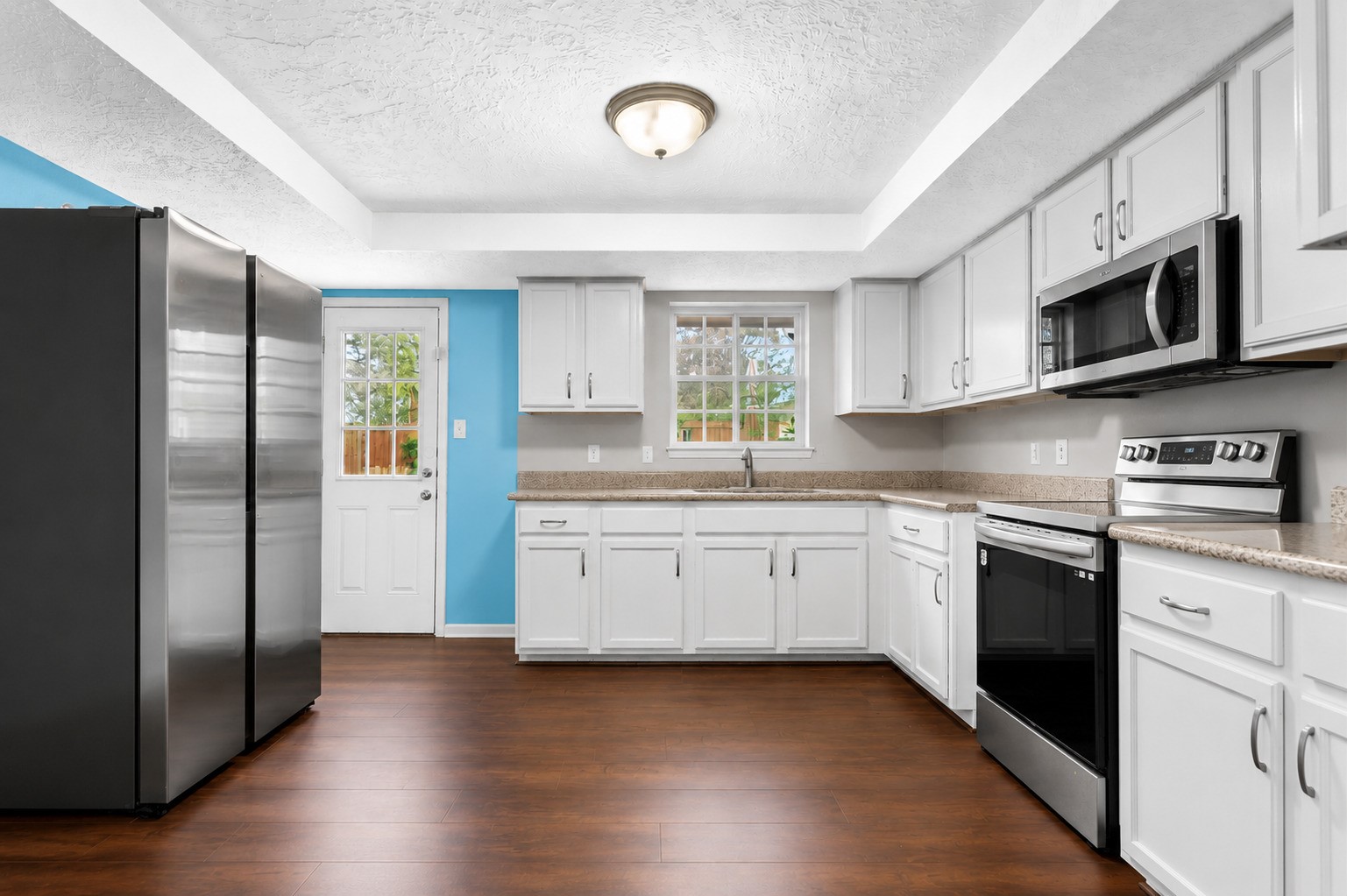 10530 Towne Square Road Property Photo 13