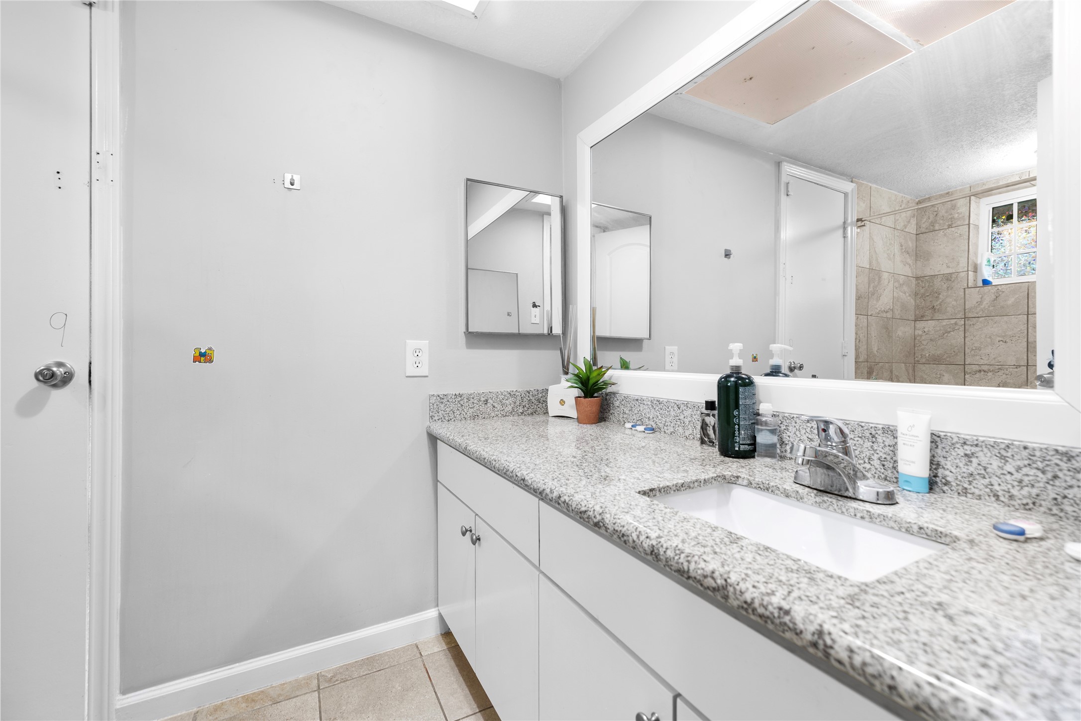 10530 Towne Square Road Property Photo 20
