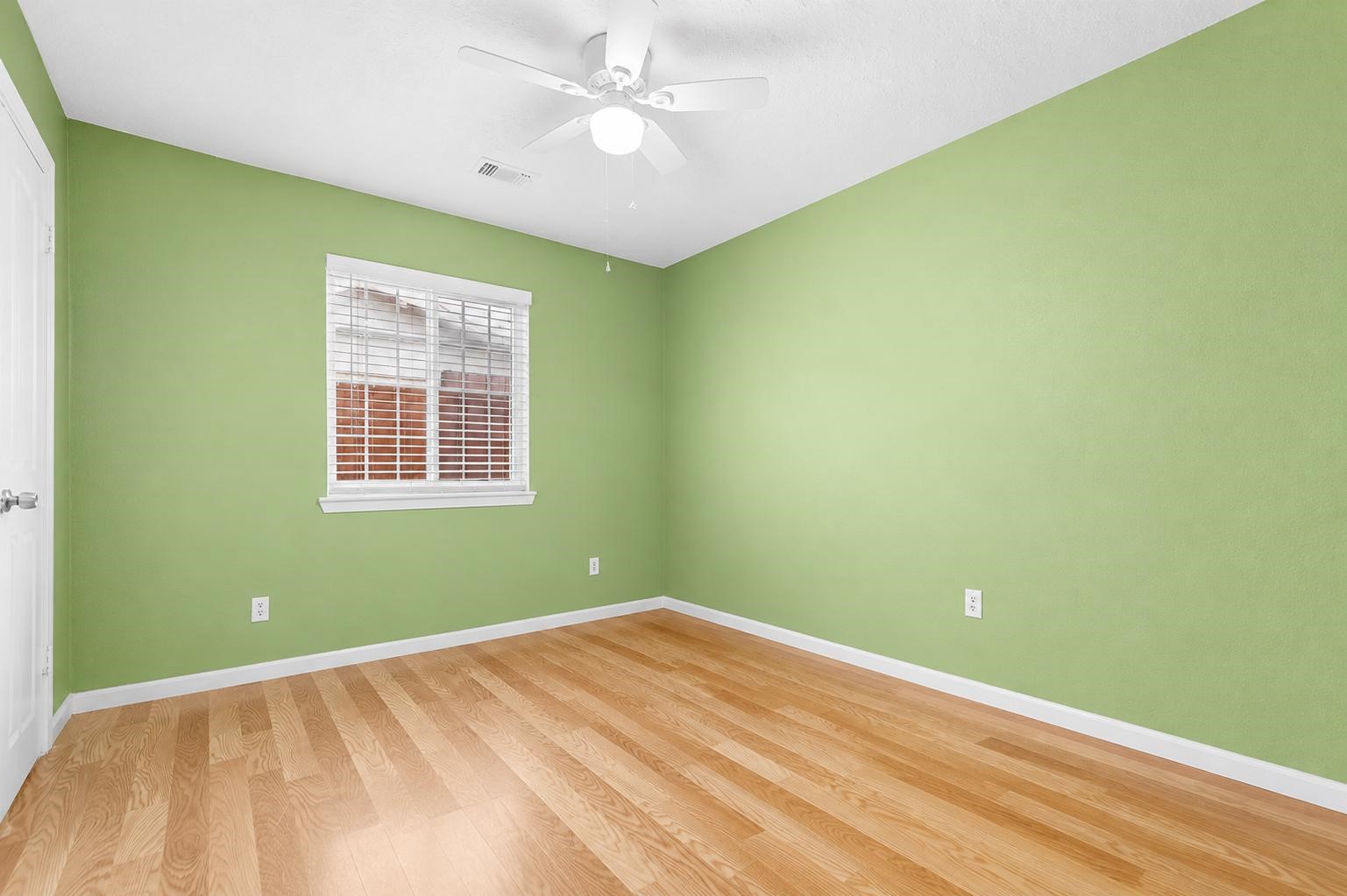 10530 Towne Square Road Property Photo 23