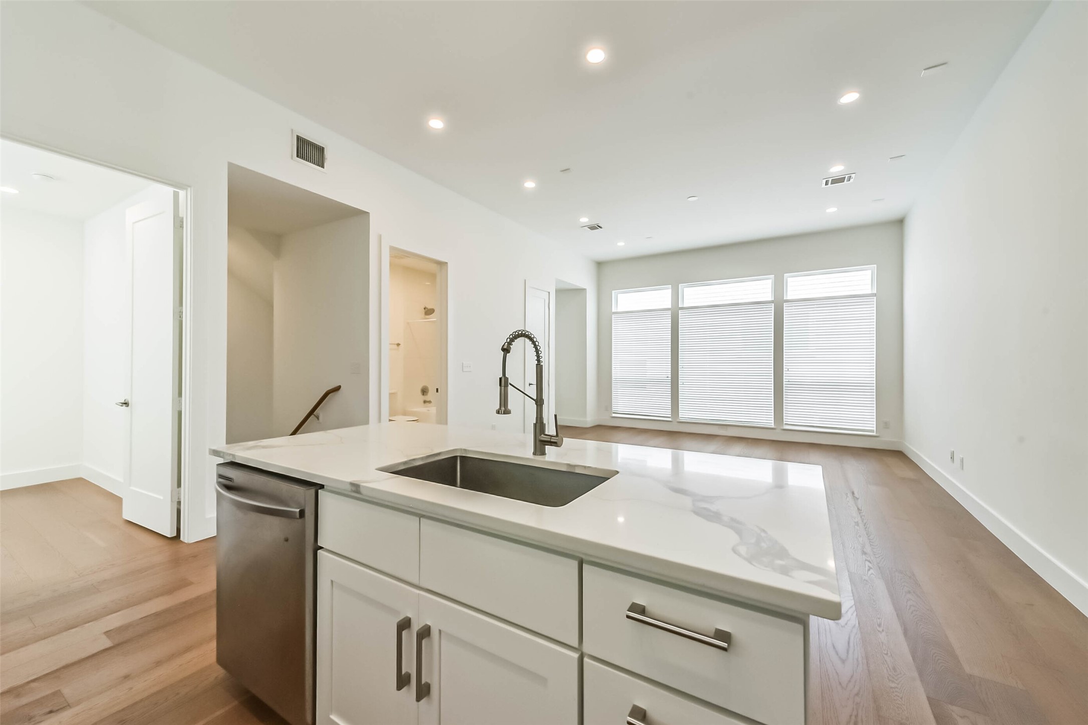 2408 Emancipation Avenue A Property Photo 6